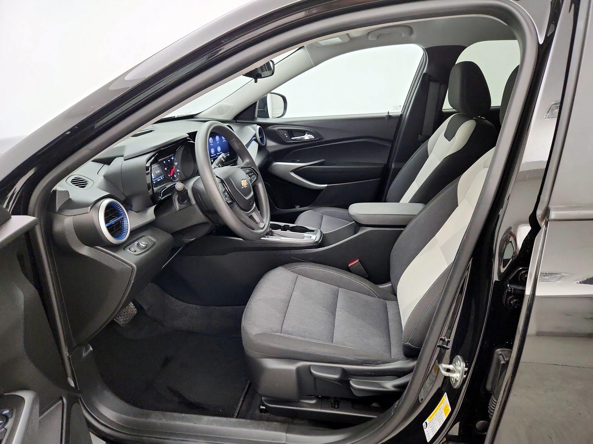 Thumbnail: 2024 Chevrolet Trax - 11