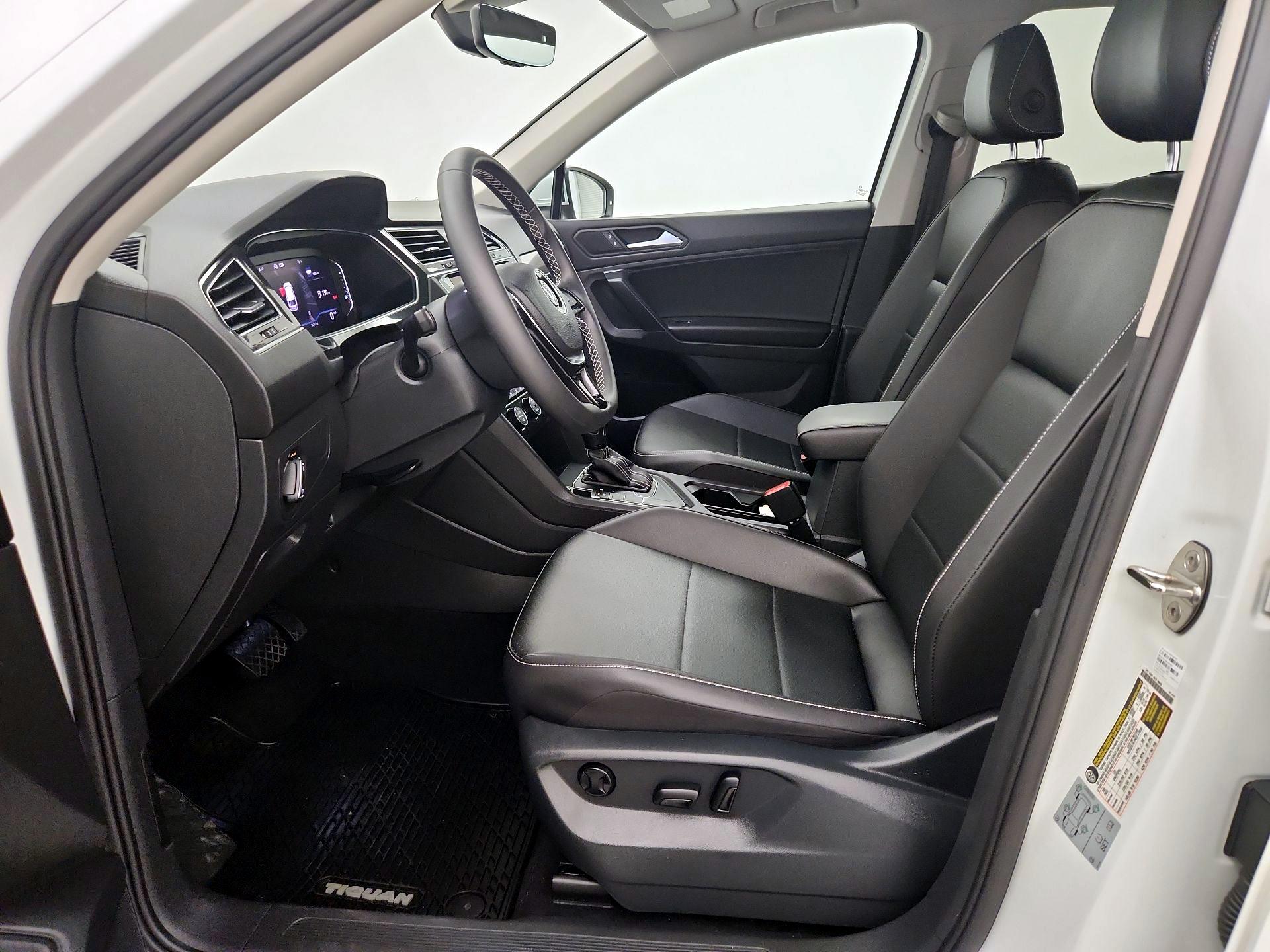 Thumbnail: 2021 Volkswagen Tiguan - 11