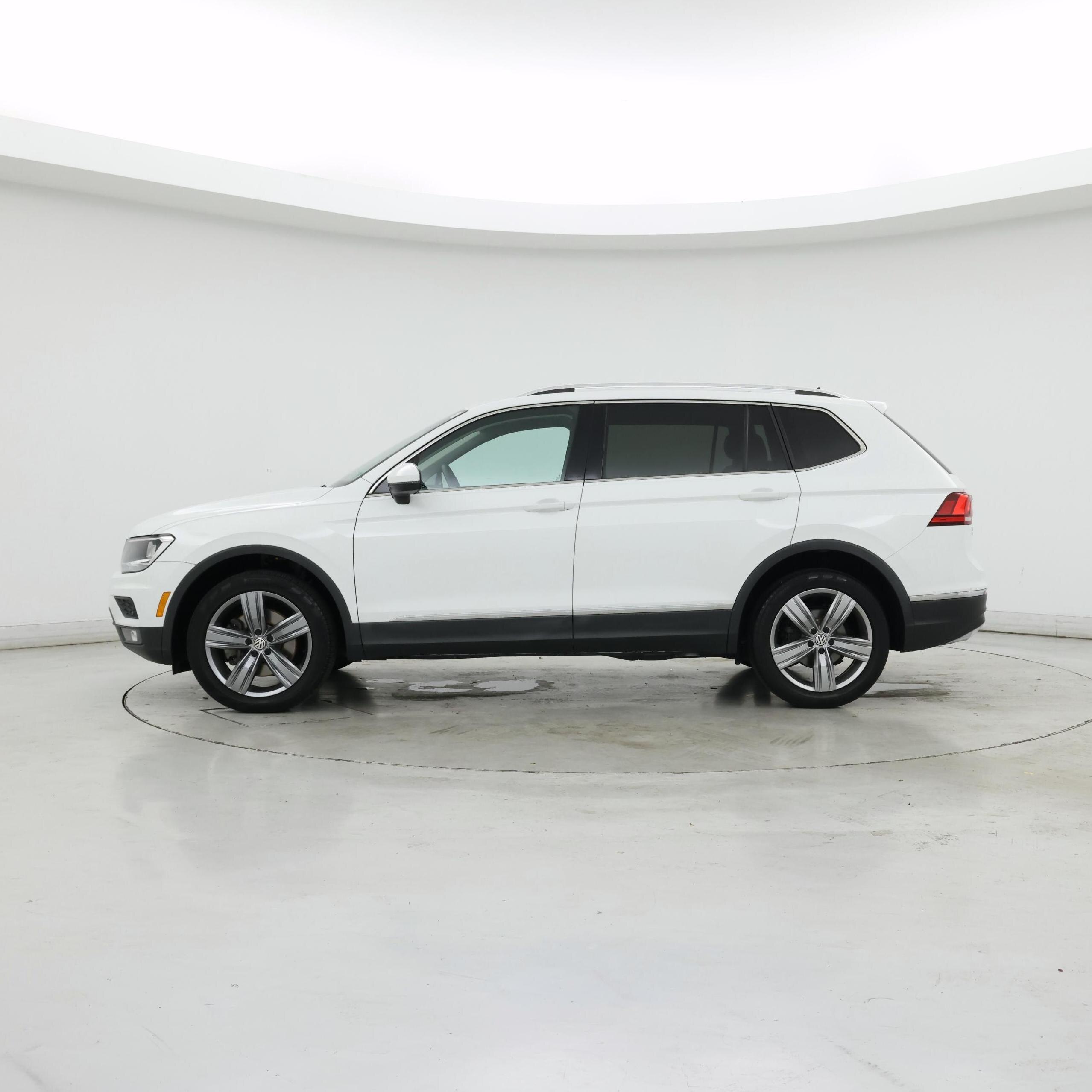 Thumbnail: 2021 Volkswagen Tiguan - 3