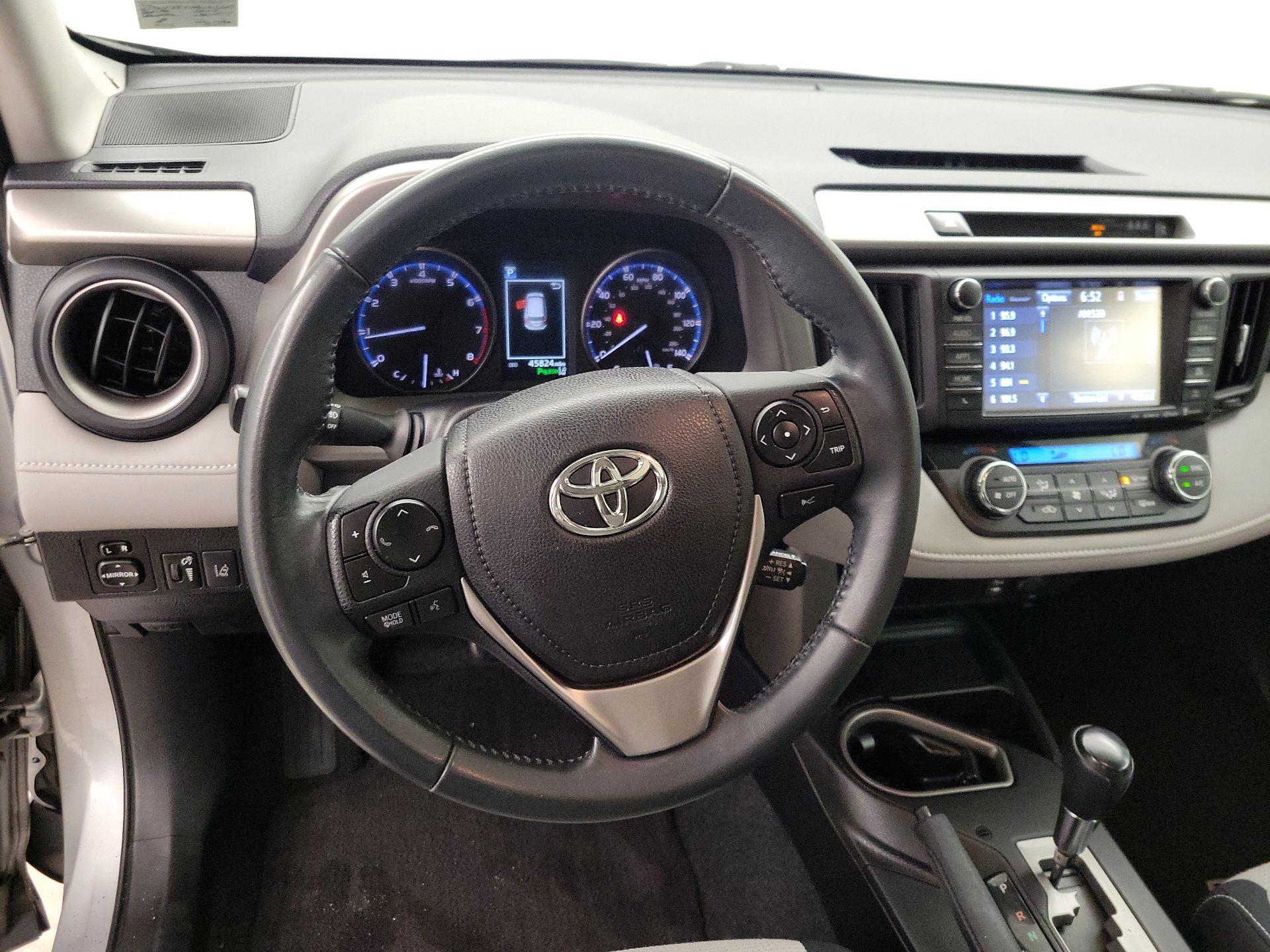 Thumbnail: 2017 Toyota RAV4 - 10