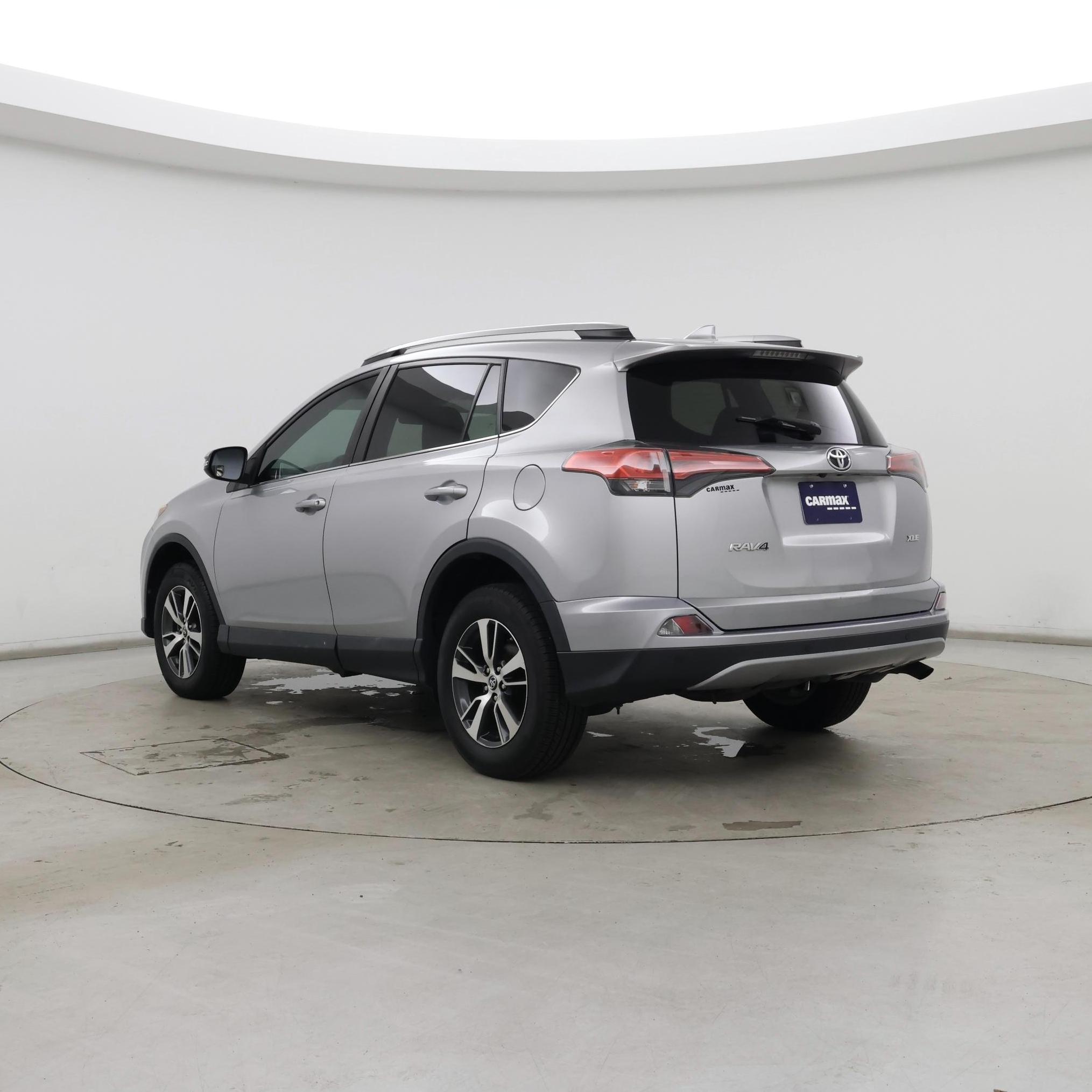 Thumbnail: 2017 Toyota RAV4 - 2