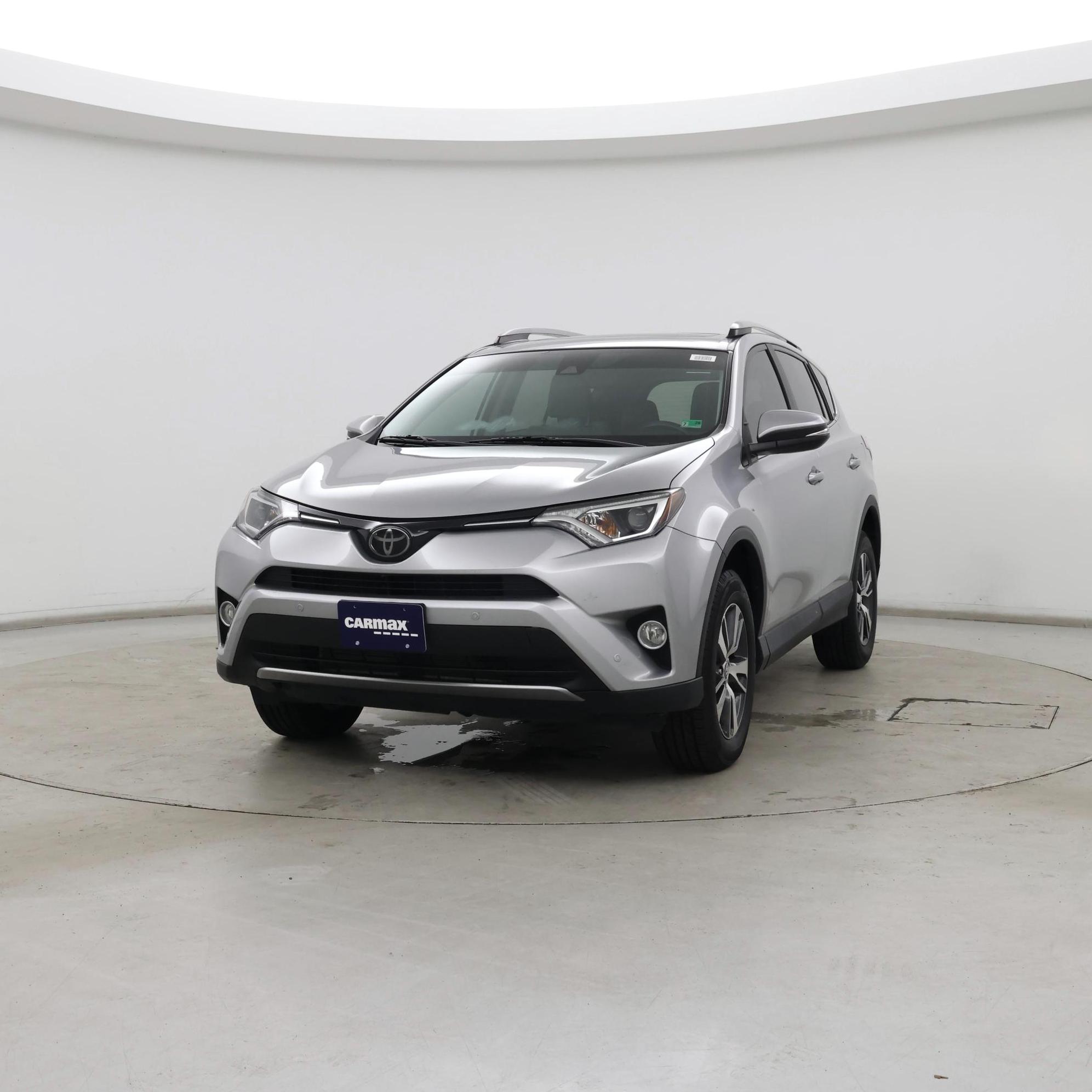 Thumbnail: 2017 Toyota RAV4 - 4
