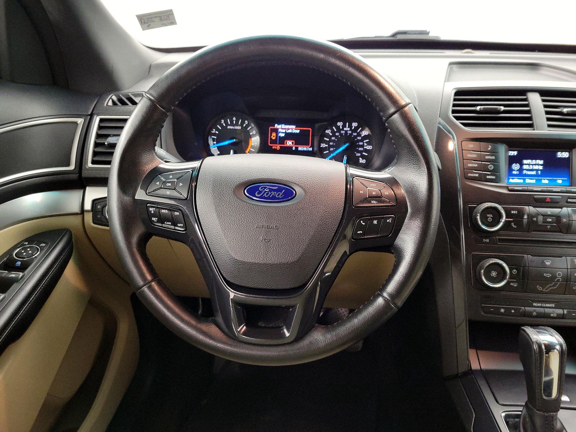 Thumbnail: 2016 Ford Explorer - 10