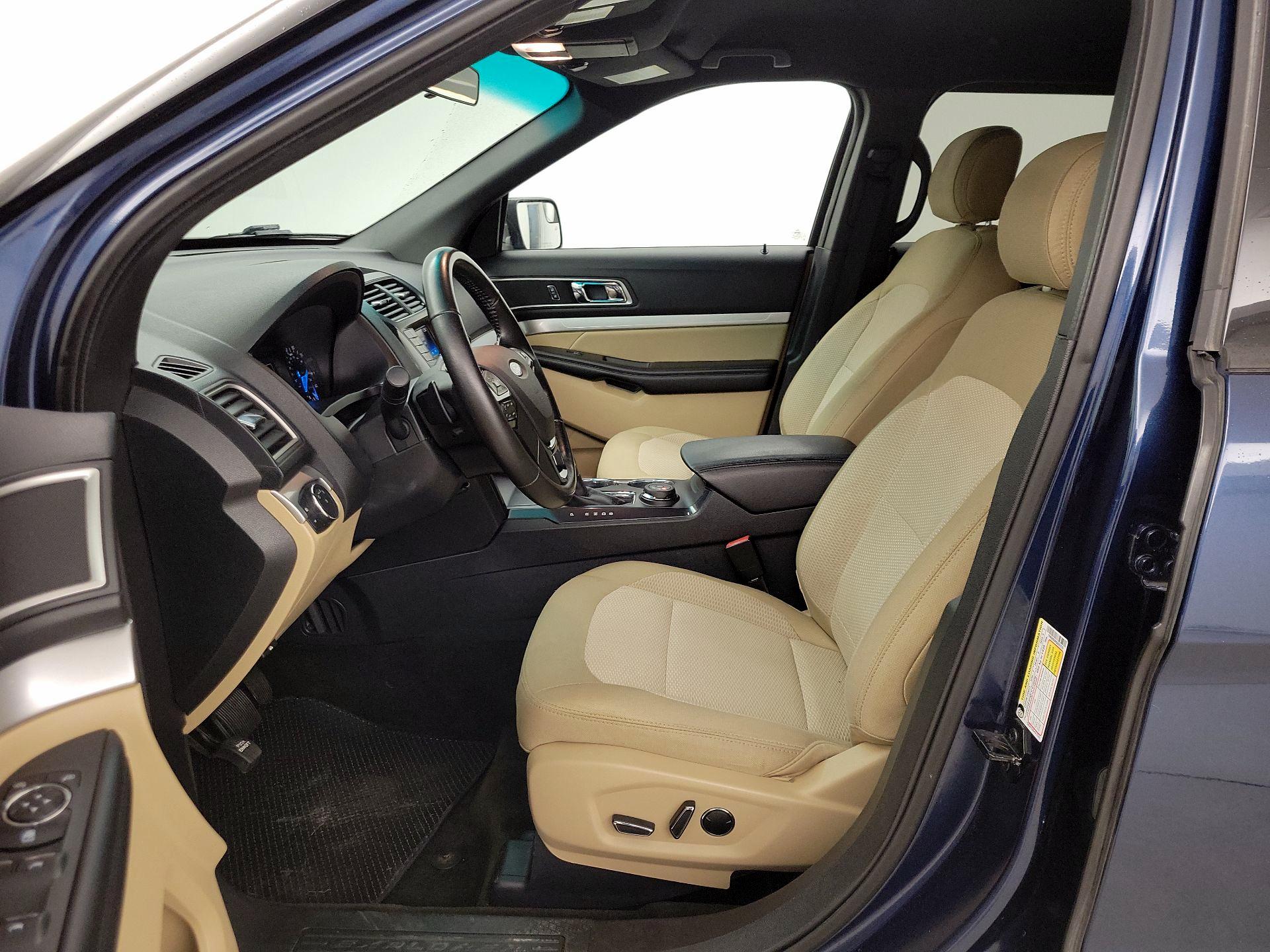 Thumbnail: 2016 Ford Explorer - 11