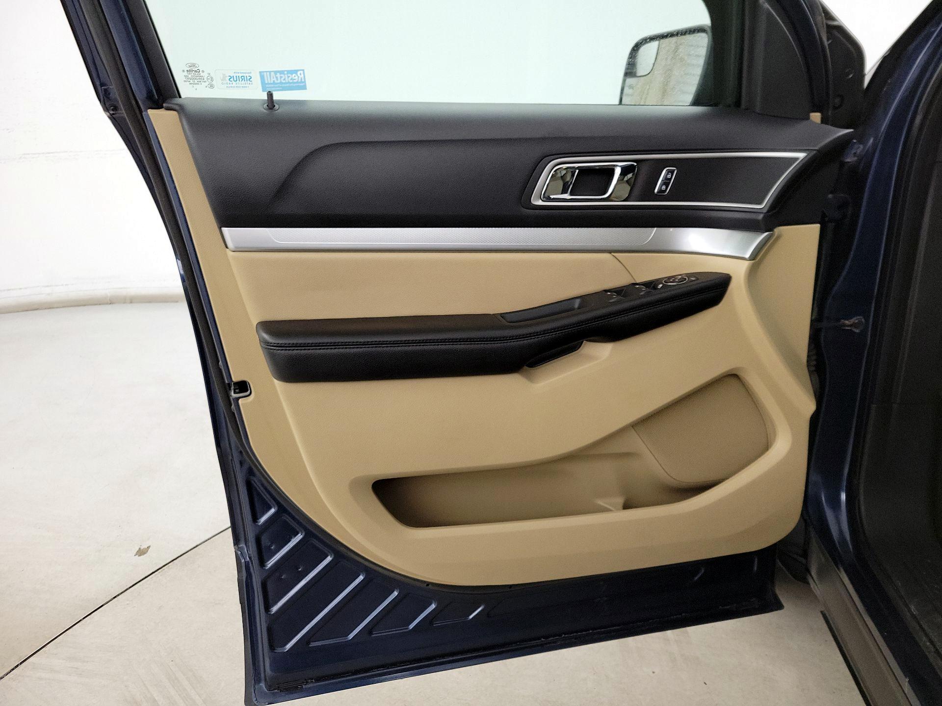 Thumbnail: 2016 Ford Explorer - 12