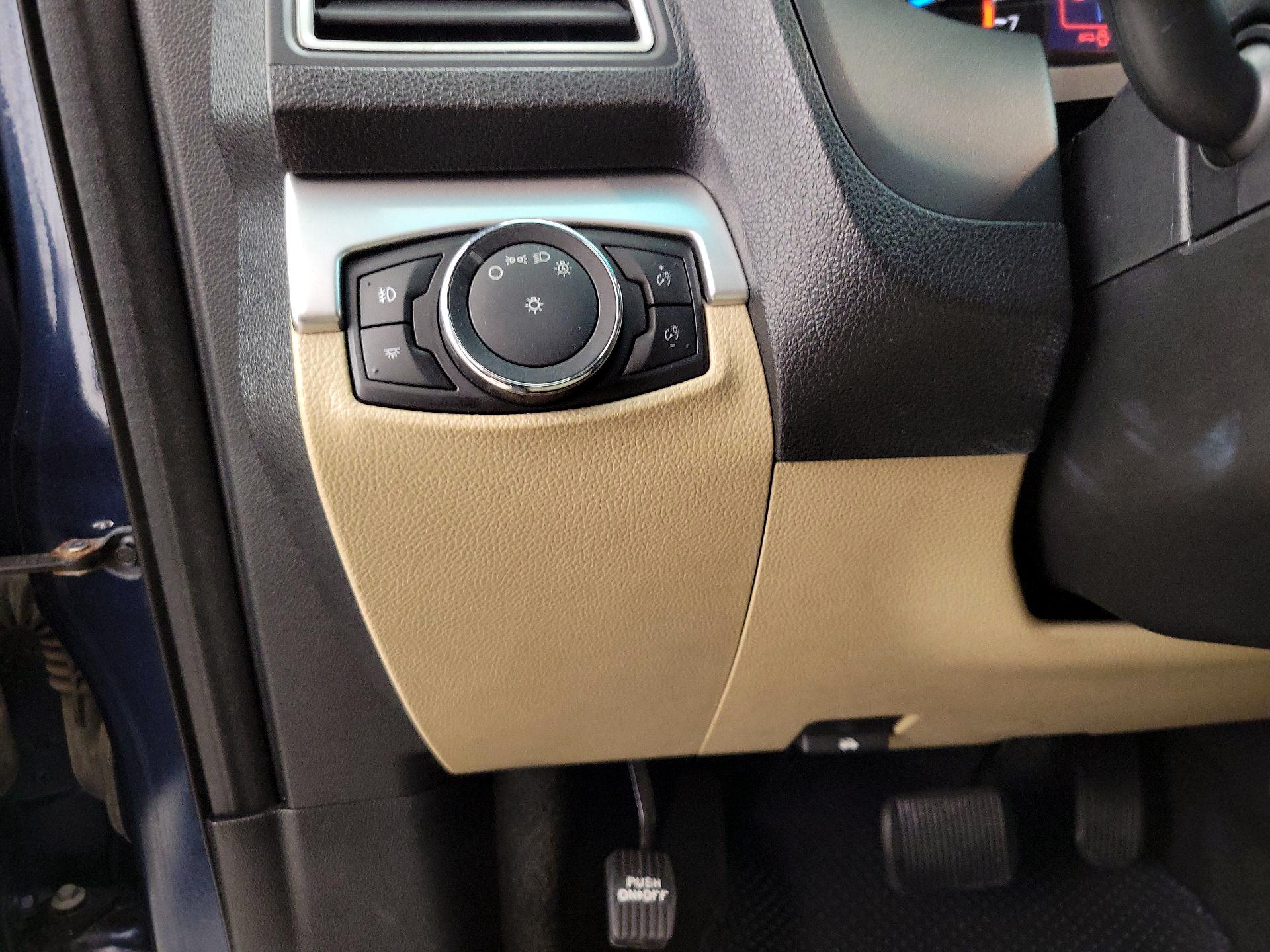 Thumbnail: 2016 Ford Explorer - 13