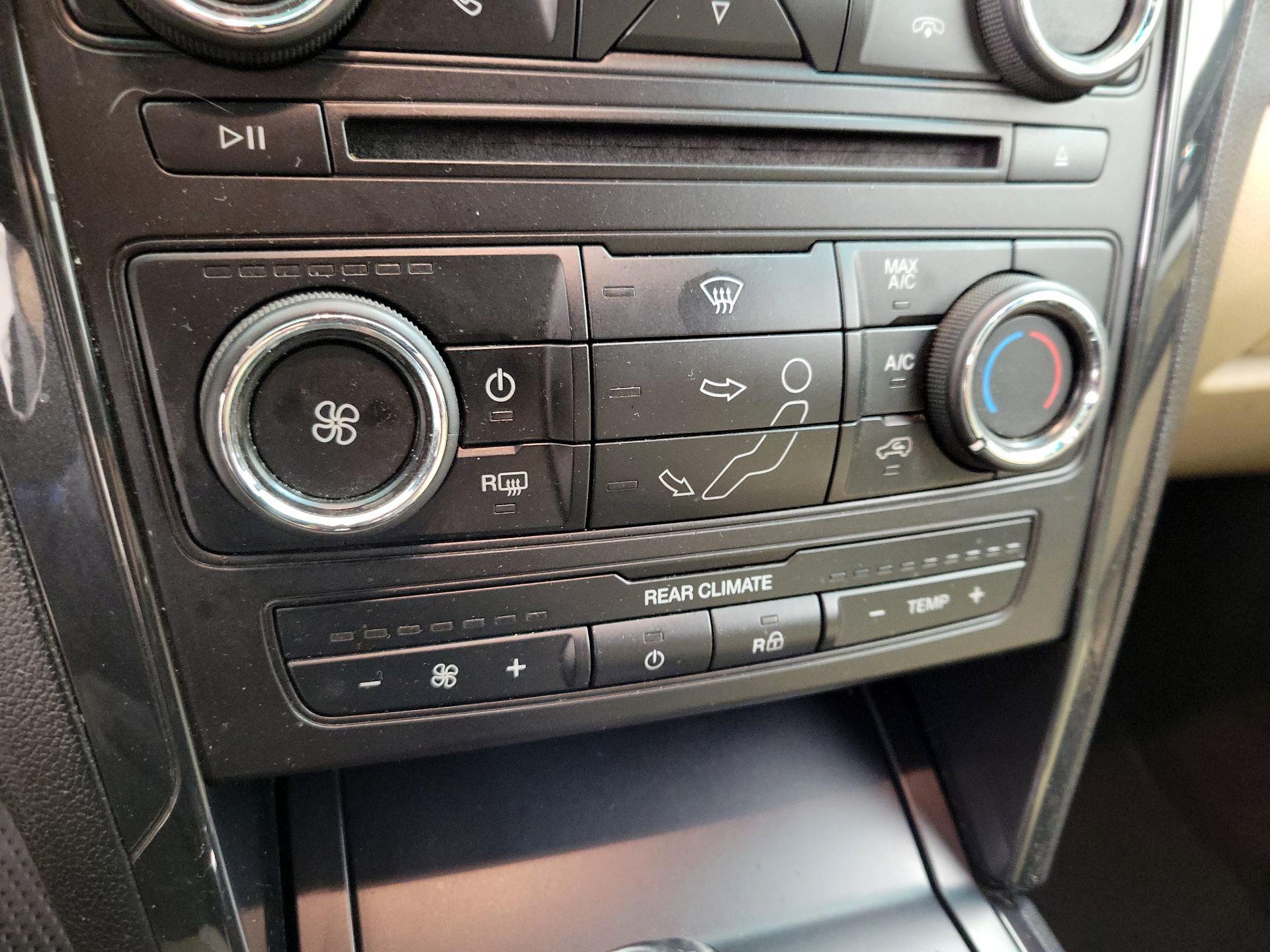 Thumbnail: 2016 Ford Explorer - 16