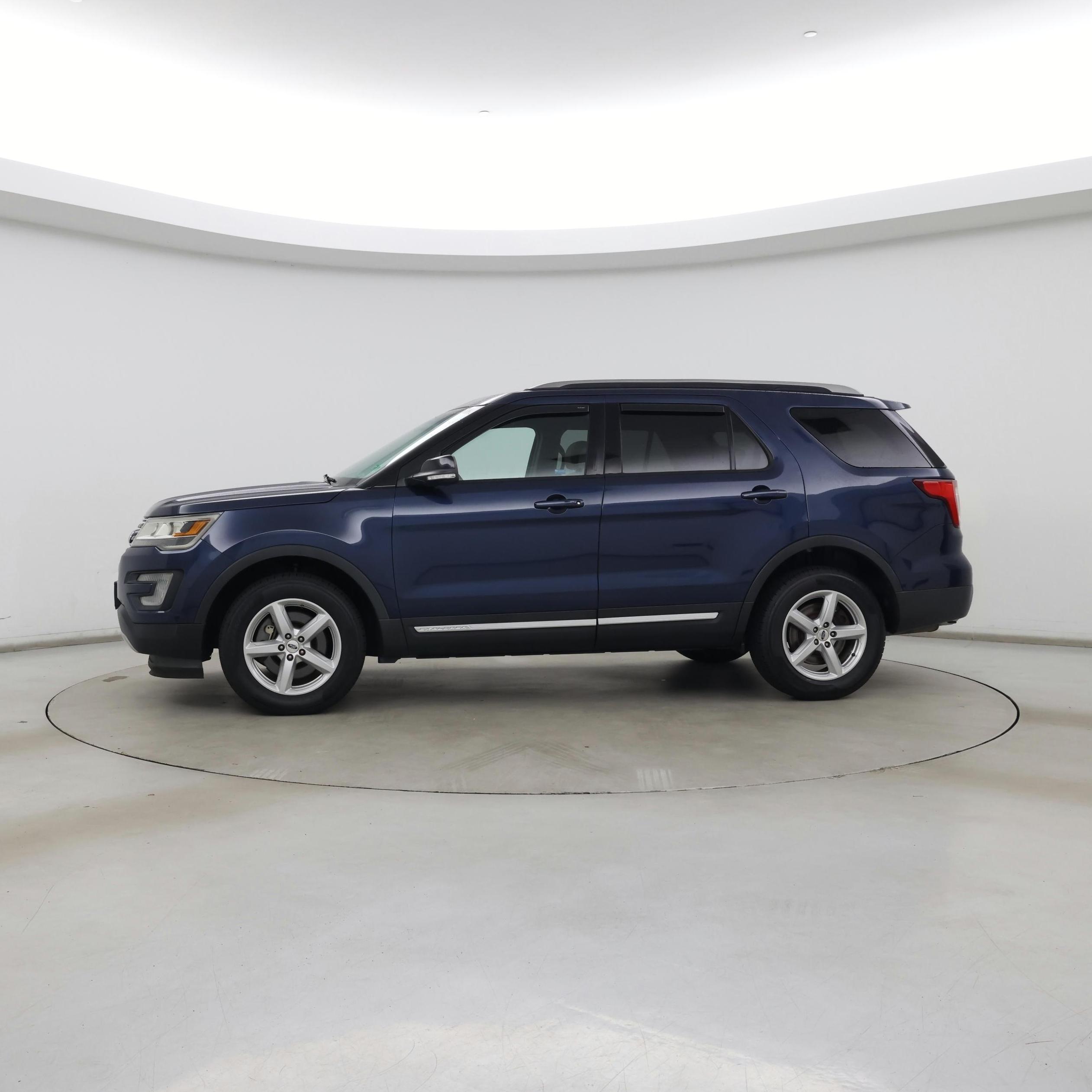 Thumbnail: 2016 Ford Explorer - 3