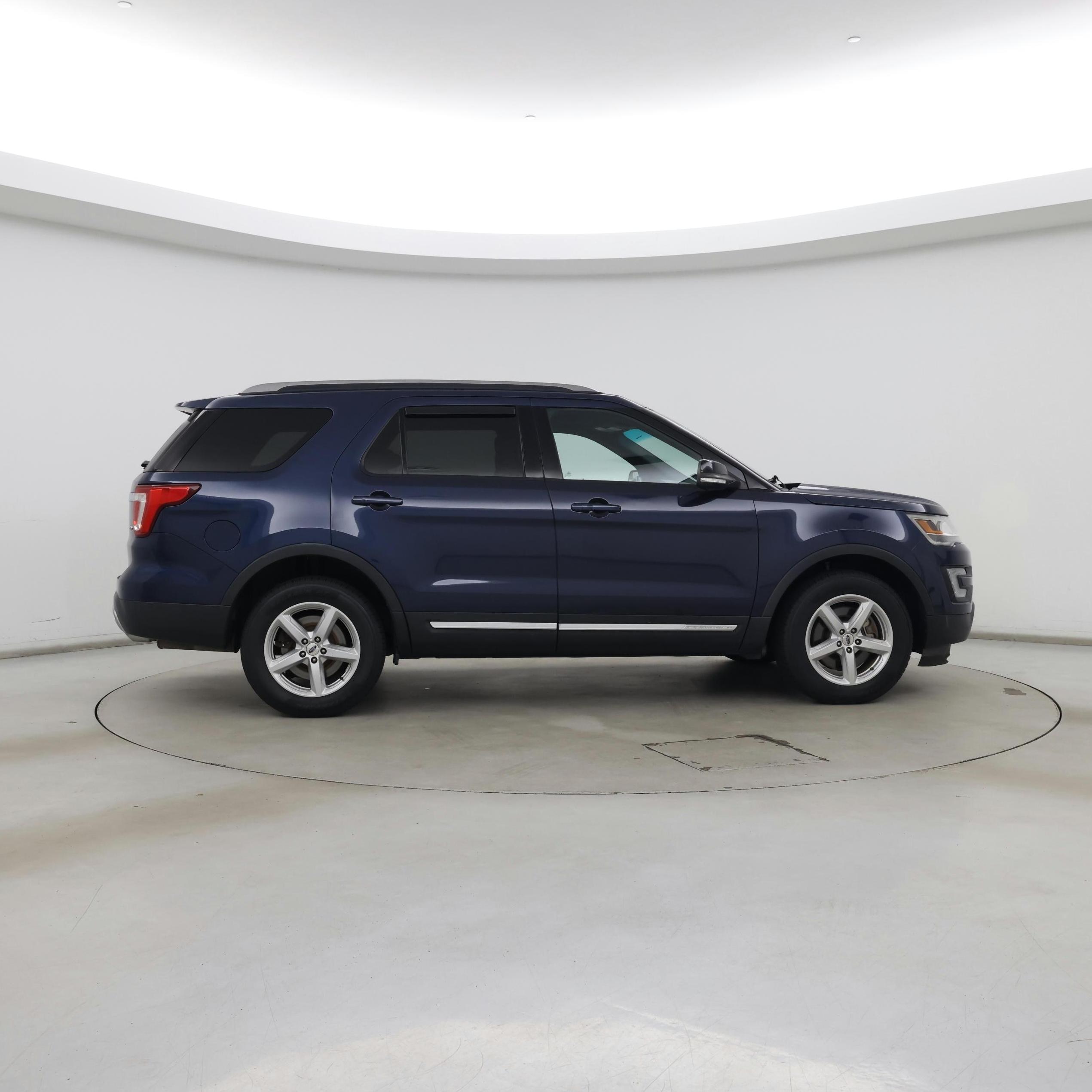 Thumbnail: 2016 Ford Explorer - 7