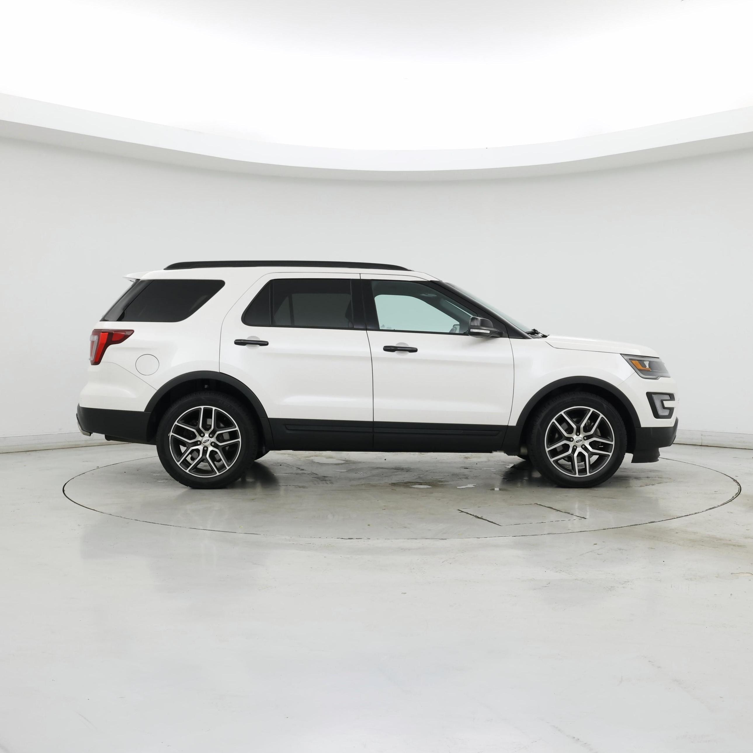 Thumbnail: 2017 Ford Explorer - 7