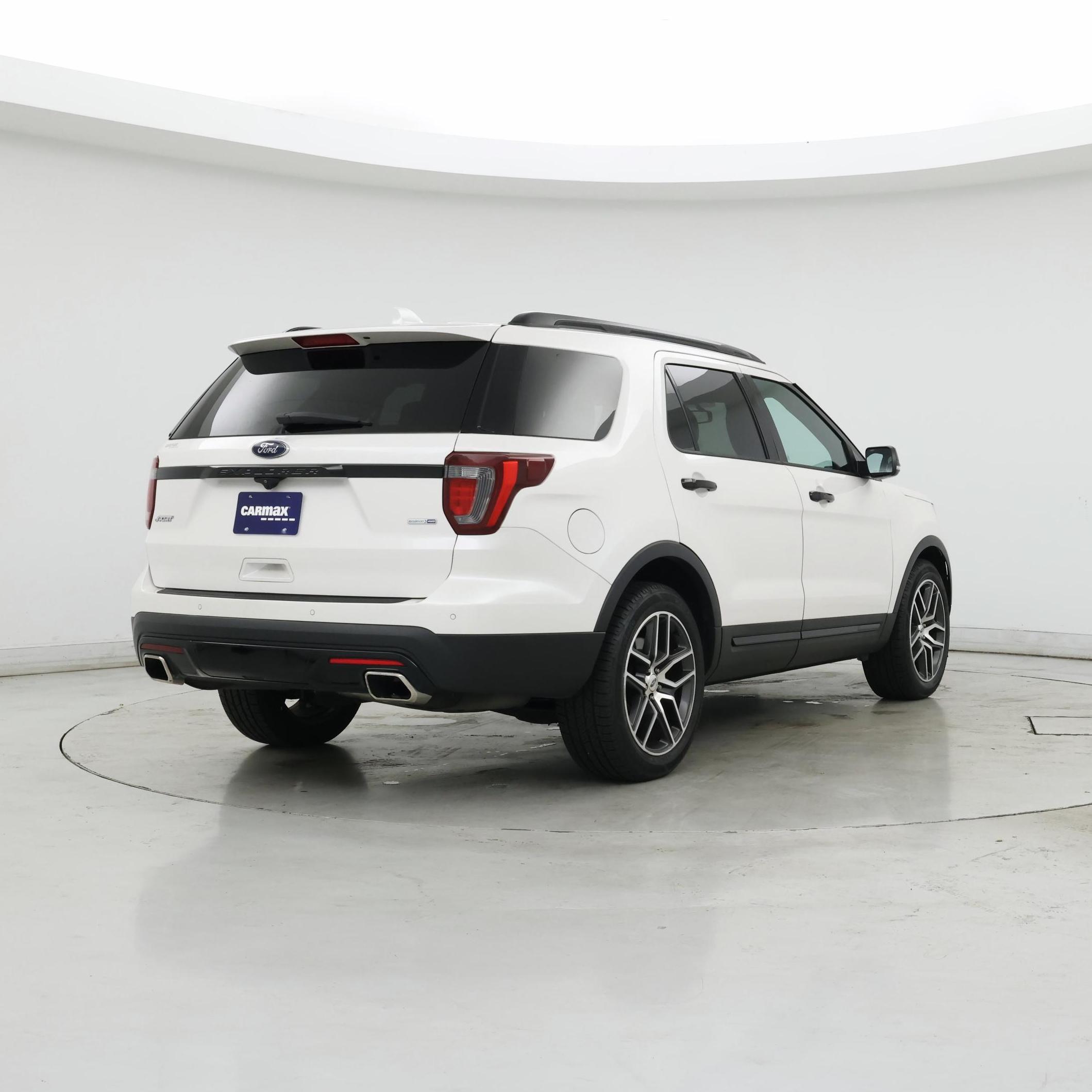 Thumbnail: 2017 Ford Explorer - 8
