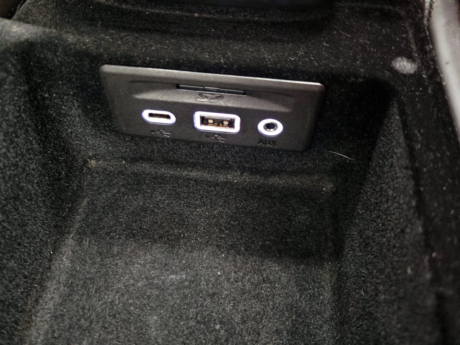 Thumbnail: 2021 Chevrolet Corvette - 19