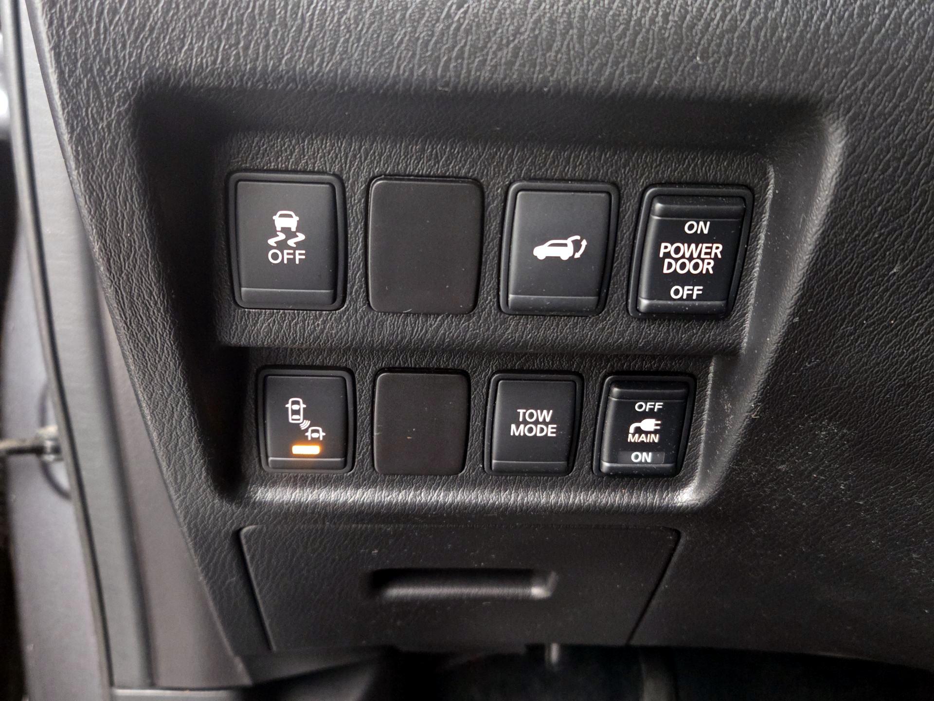 Thumbnail: 2015 Nissan Pathfinder - 13