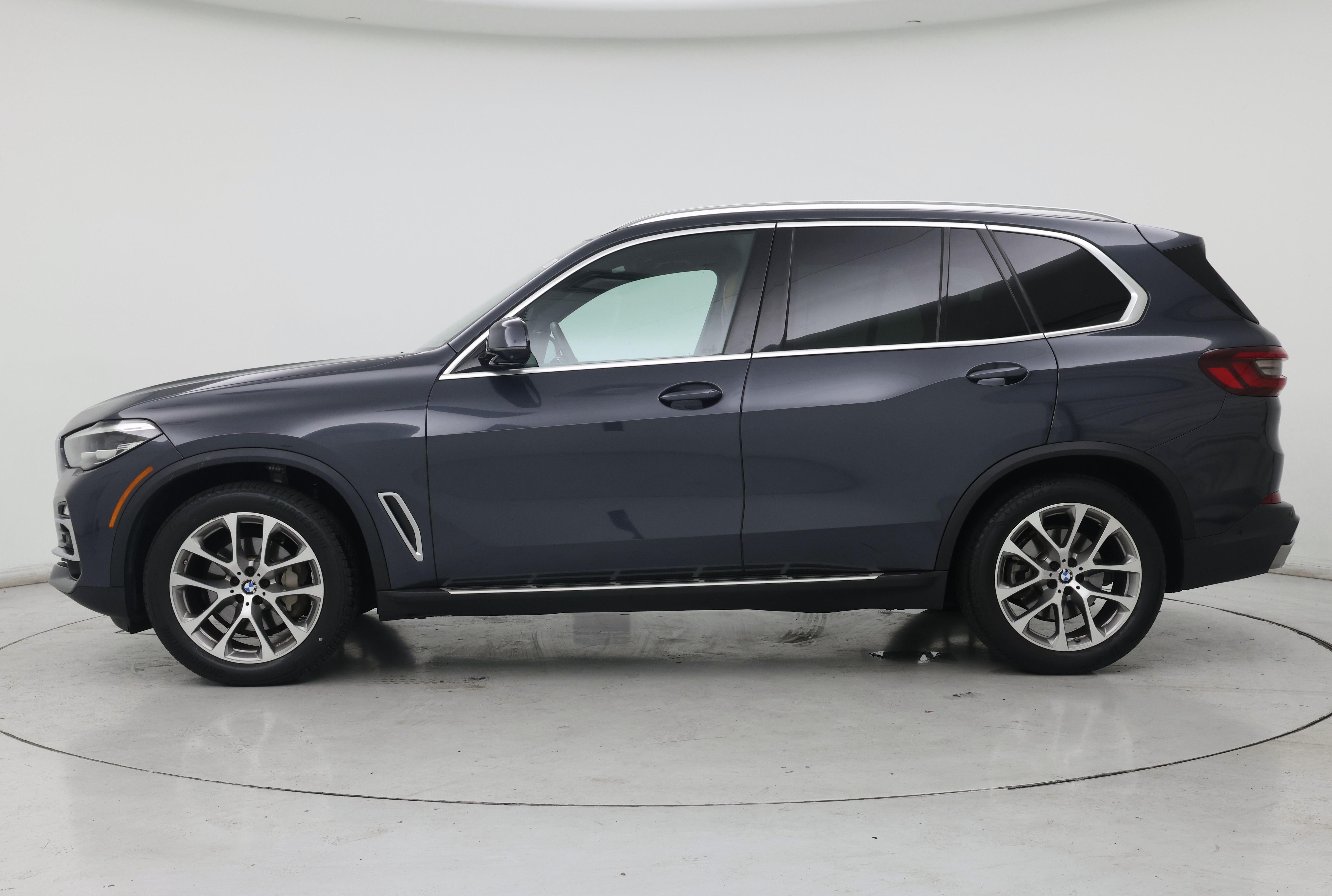 Thumbnail: 2021 BMW X5 - 3