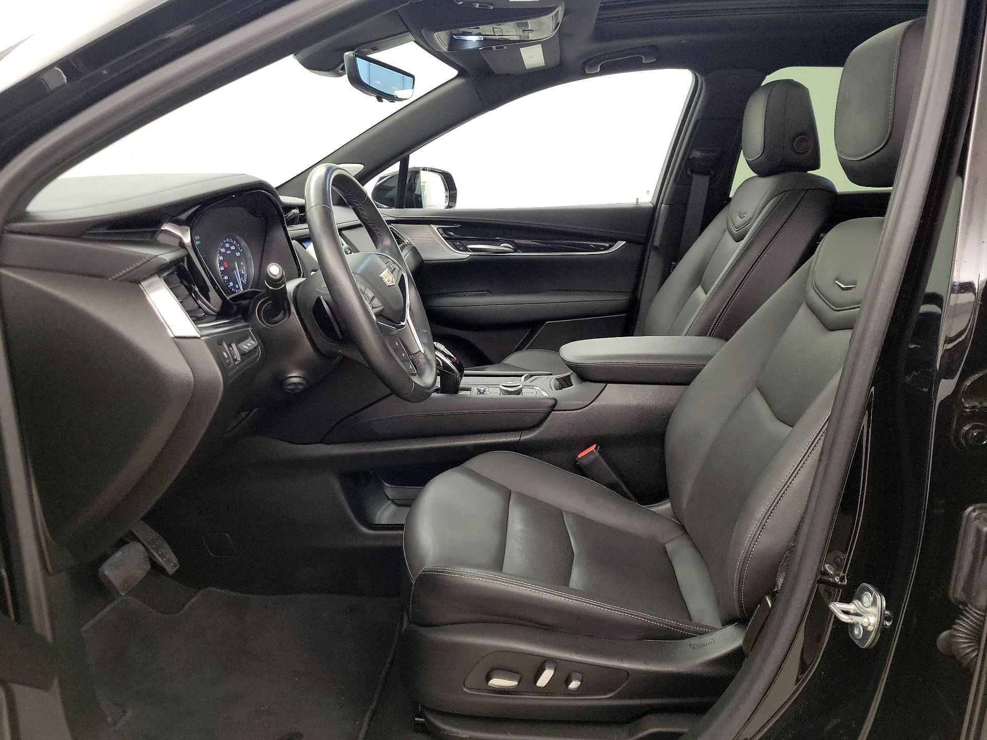 Thumbnail: 2024 Cadillac XT5 - 11