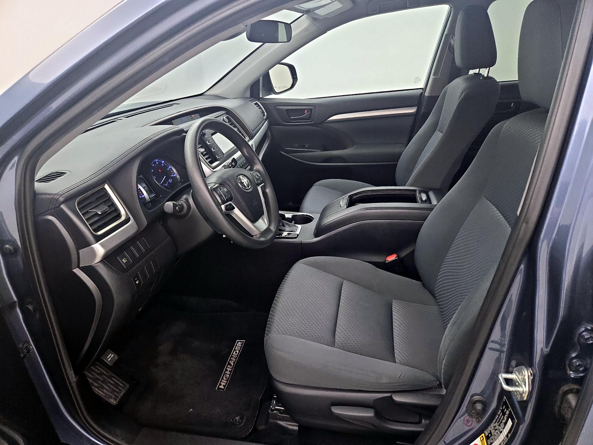 Thumbnail: 2019 Toyota Highlander - 11