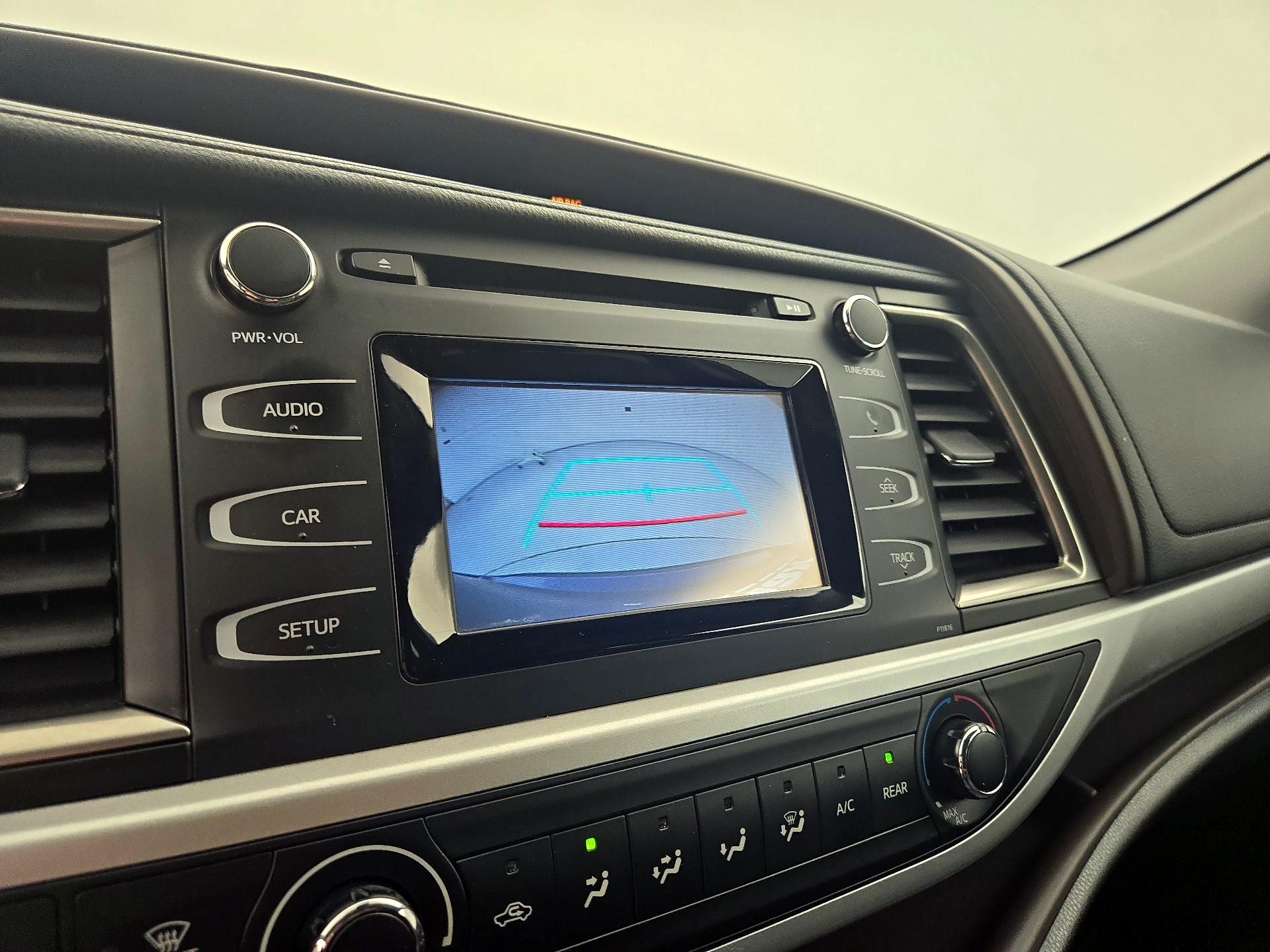 Thumbnail: 2019 Toyota Highlander - 14