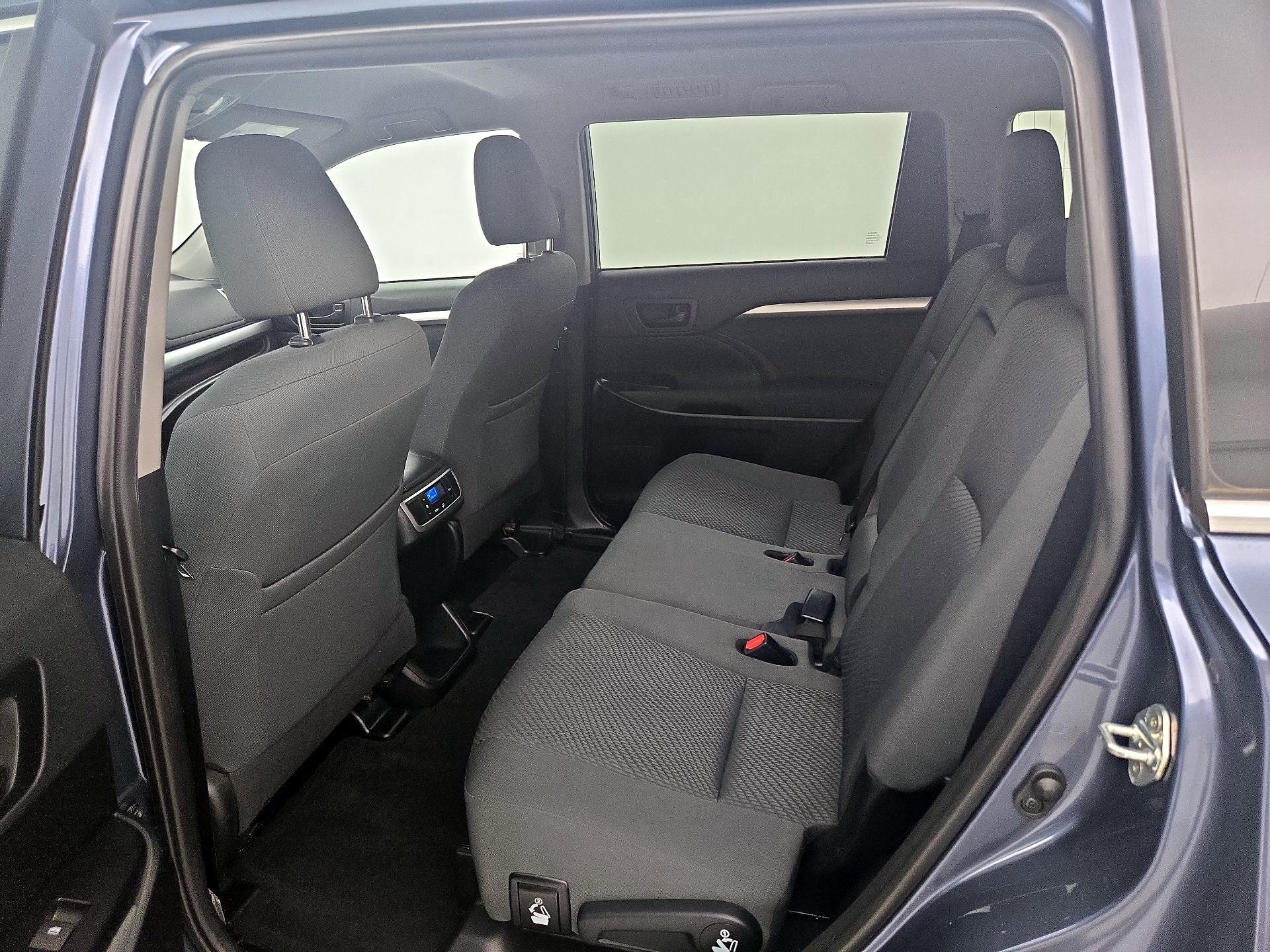 Thumbnail: 2019 Toyota Highlander - 19