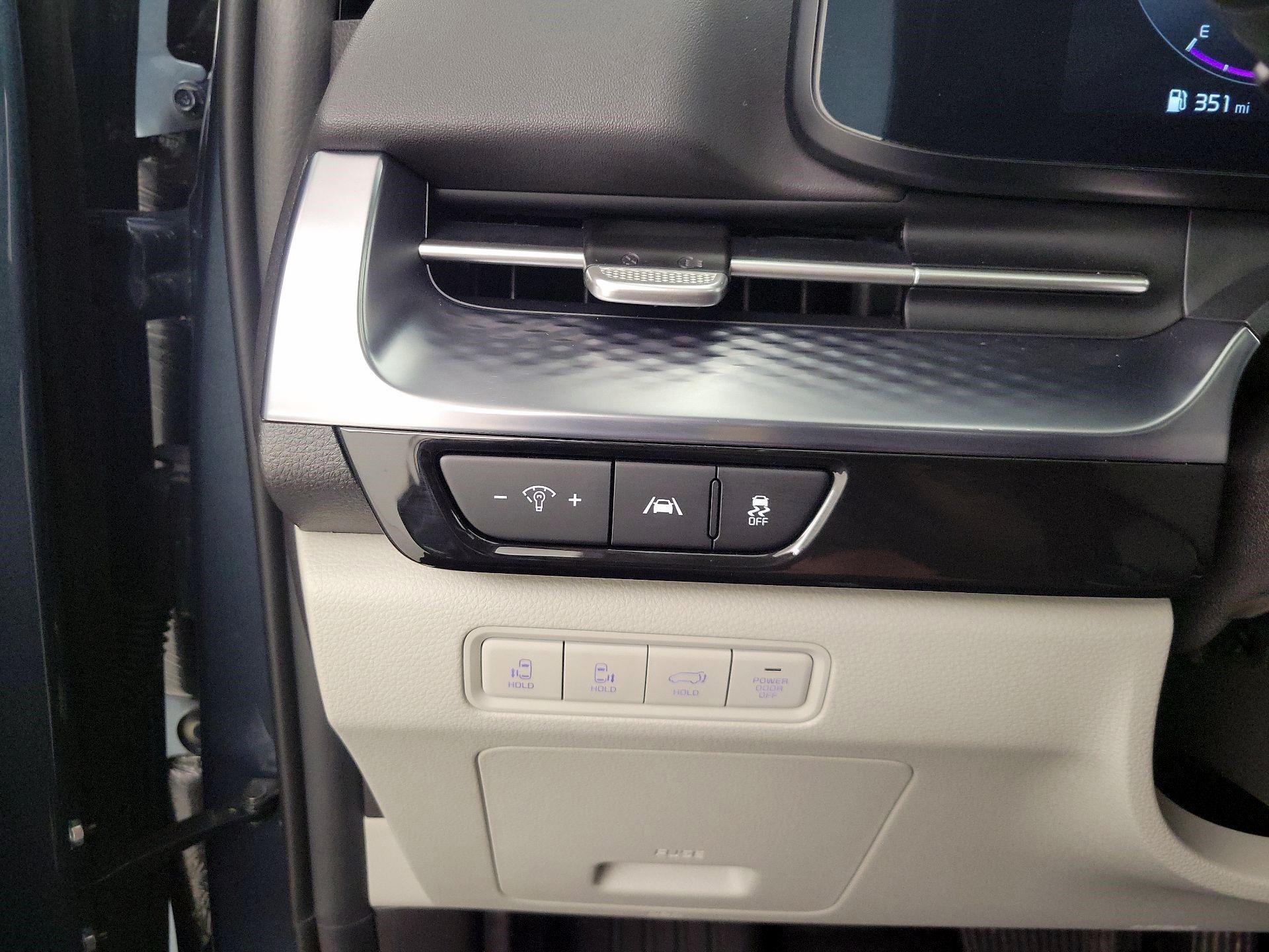 Thumbnail: 2024 Kia Carnival - 13