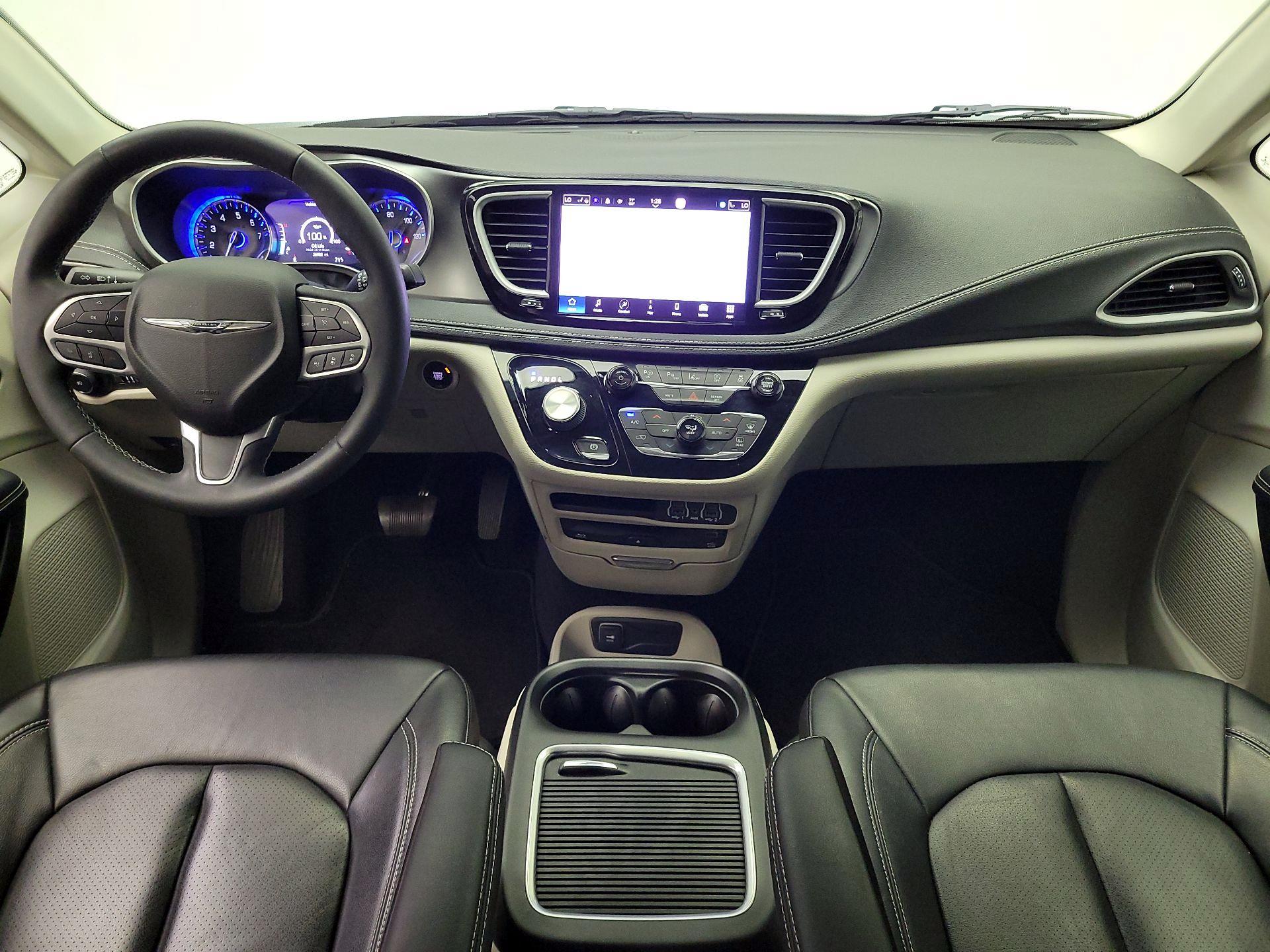 Thumbnail: 2022 Chrysler Pacifica - 9