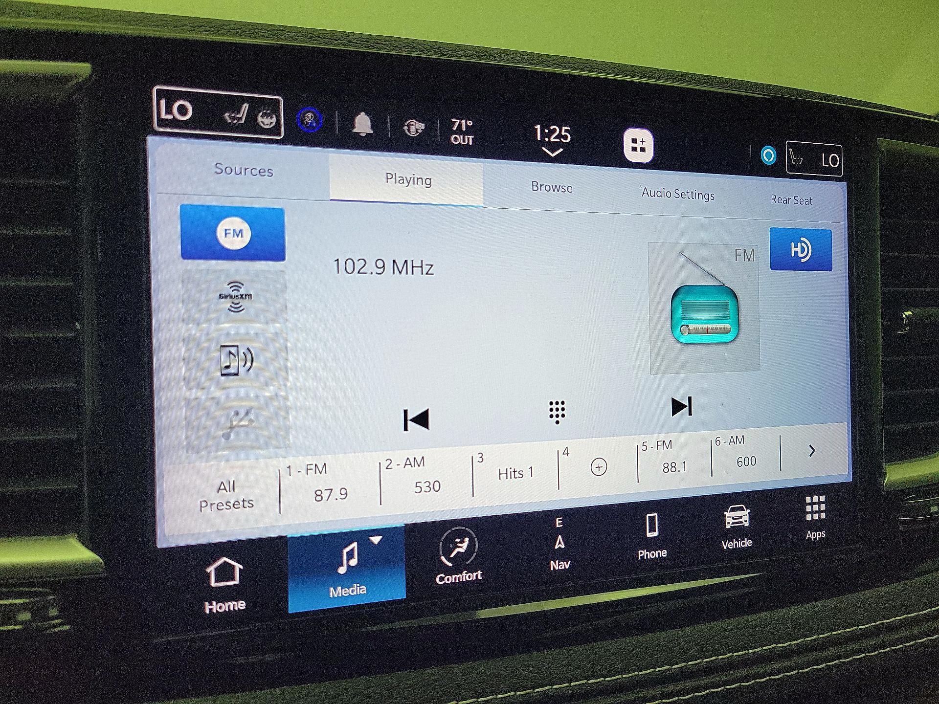 Thumbnail: 2022 Chrysler Pacifica - 16
