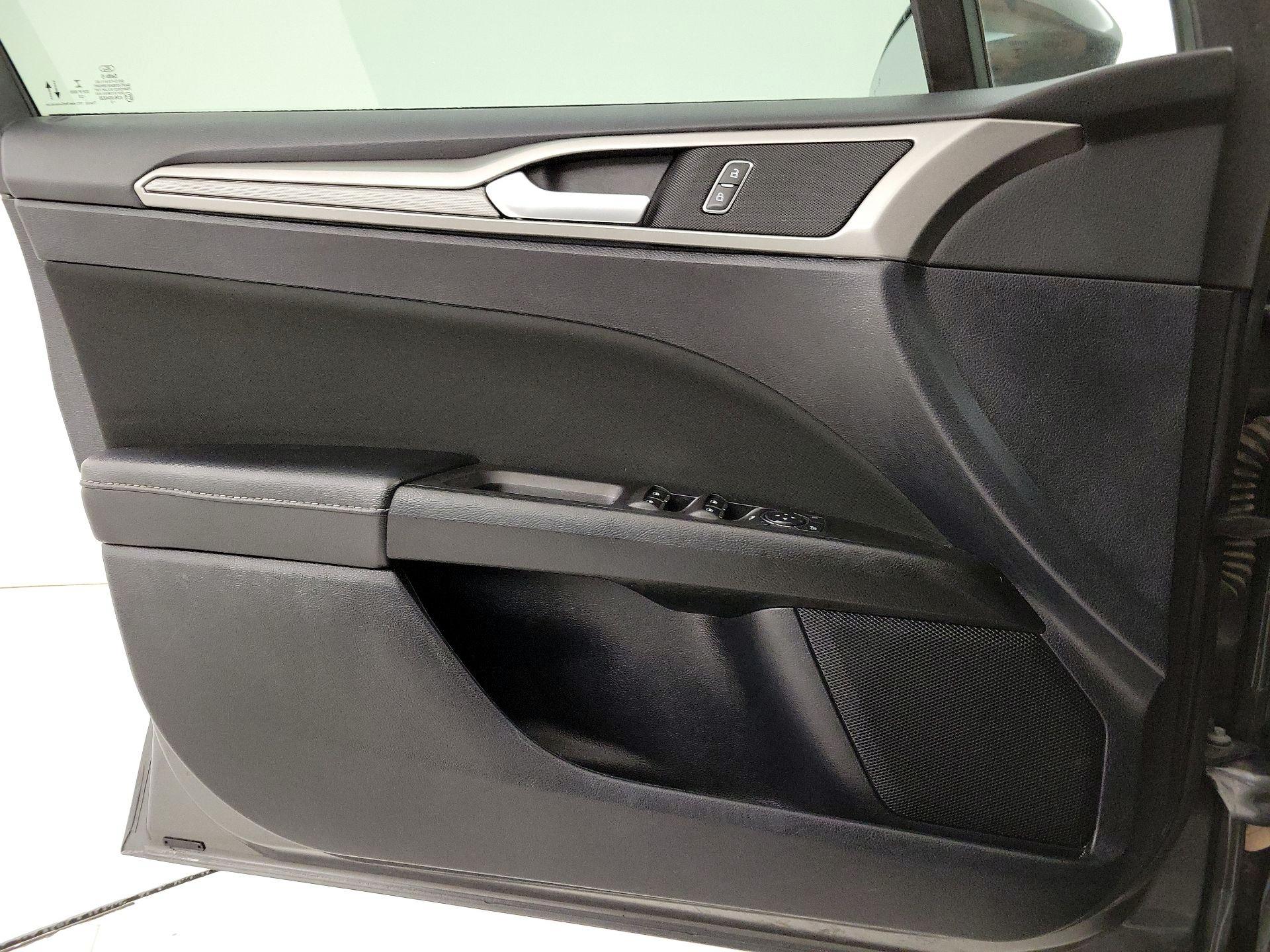 Thumbnail: 2020 Ford Fusion - 12