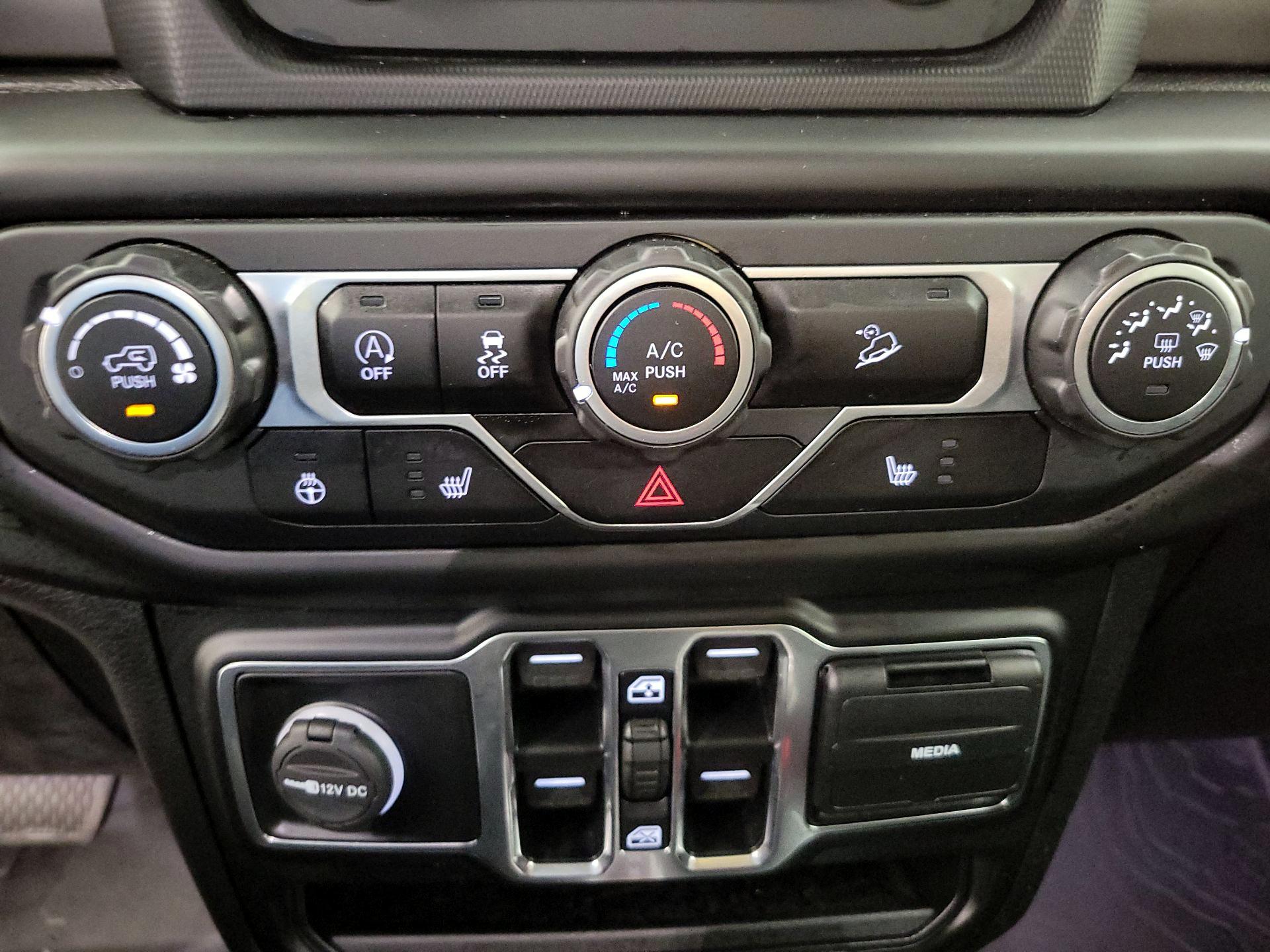 Thumbnail: 2020 Jeep Wrangler - 16