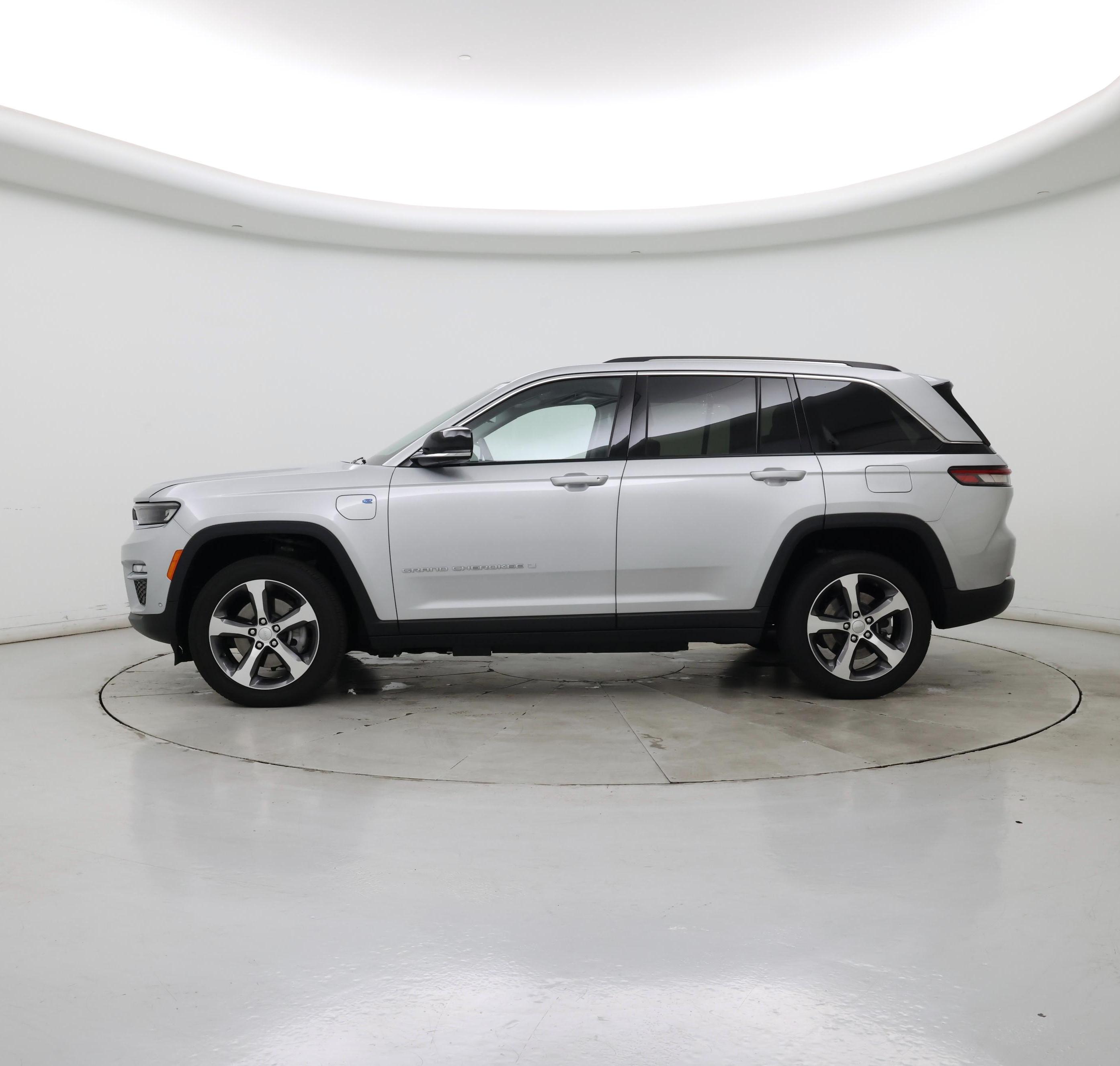 Thumbnail: 2023 Jeep Grand Cherokee - 3