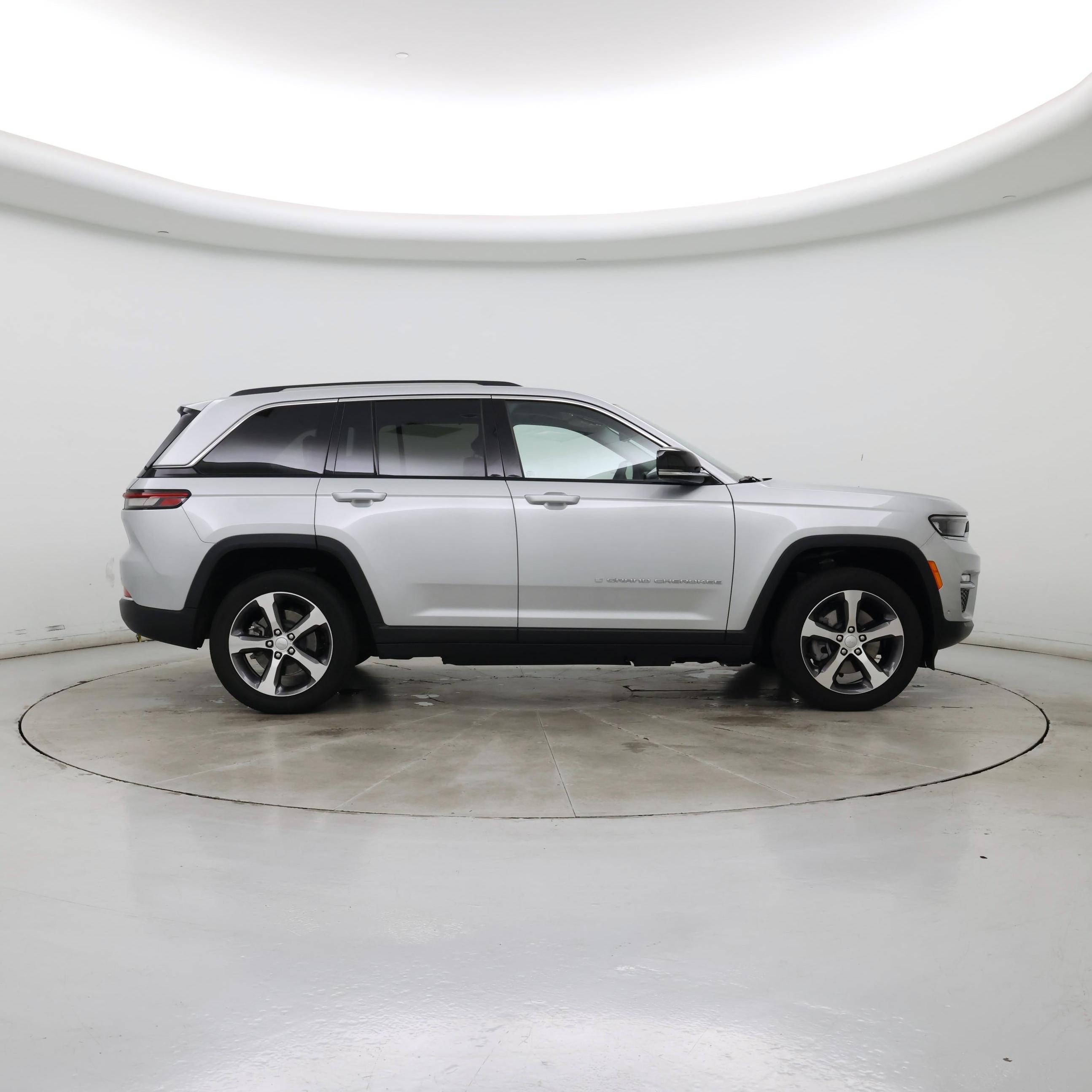Thumbnail: 2023 Jeep Grand Cherokee - 7