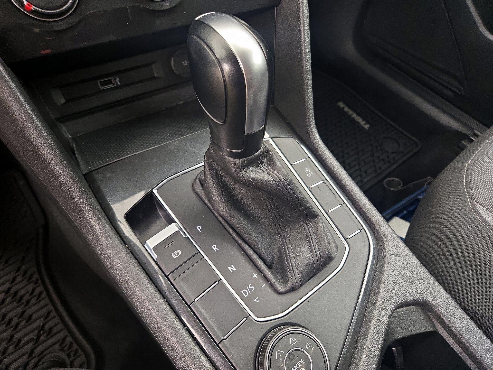 Thumbnail: 2019 Volkswagen Tiguan - 17