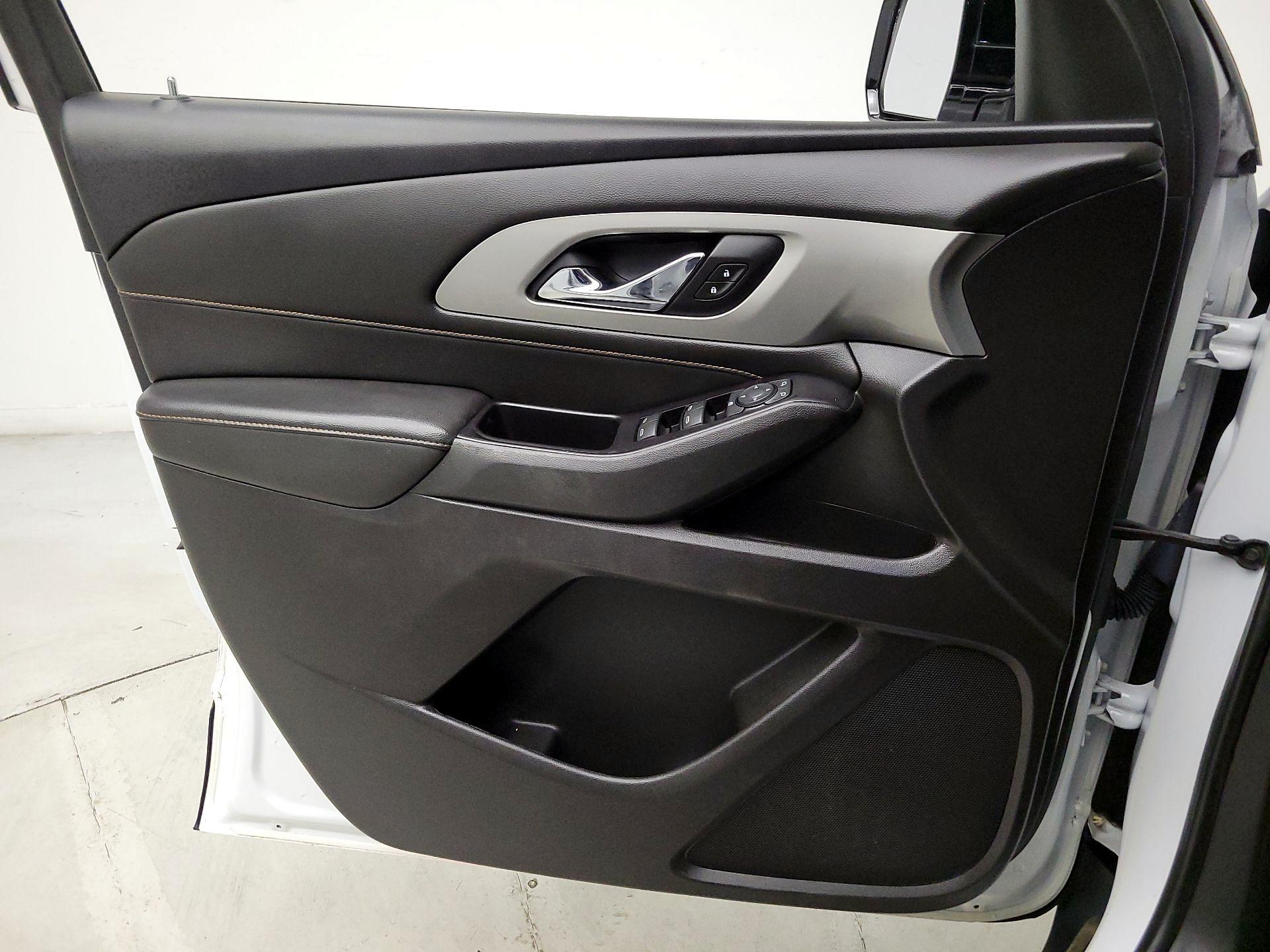 Thumbnail: 2019 Chevrolet Traverse - 12