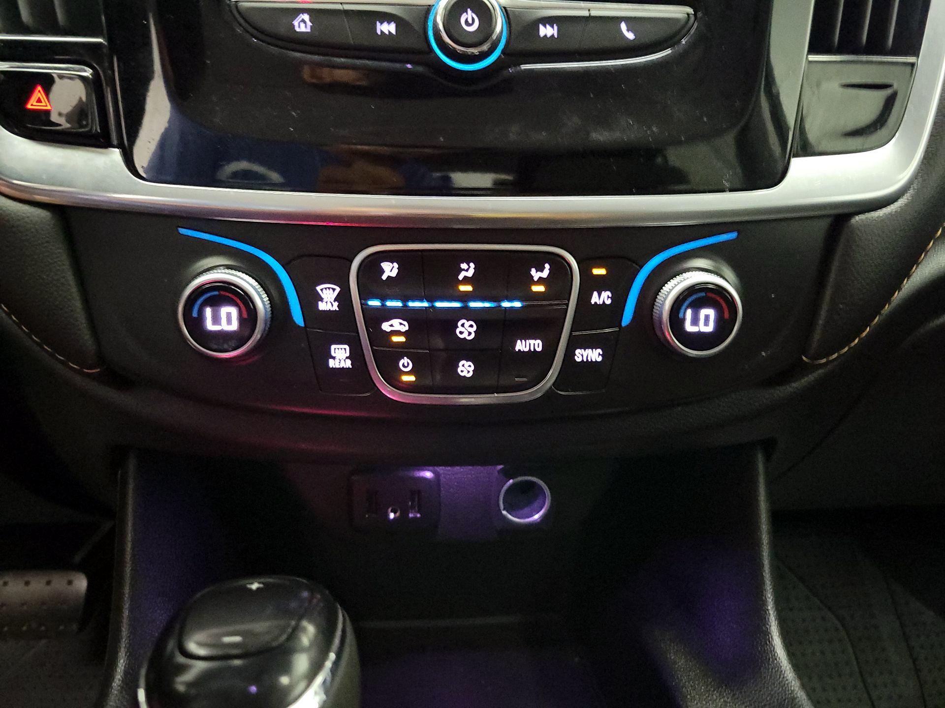 Thumbnail: 2019 Chevrolet Traverse - 16