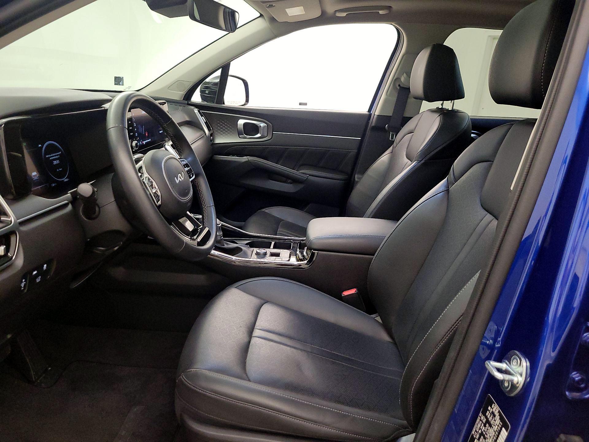 Thumbnail: 2023 Kia Sorento - 11
