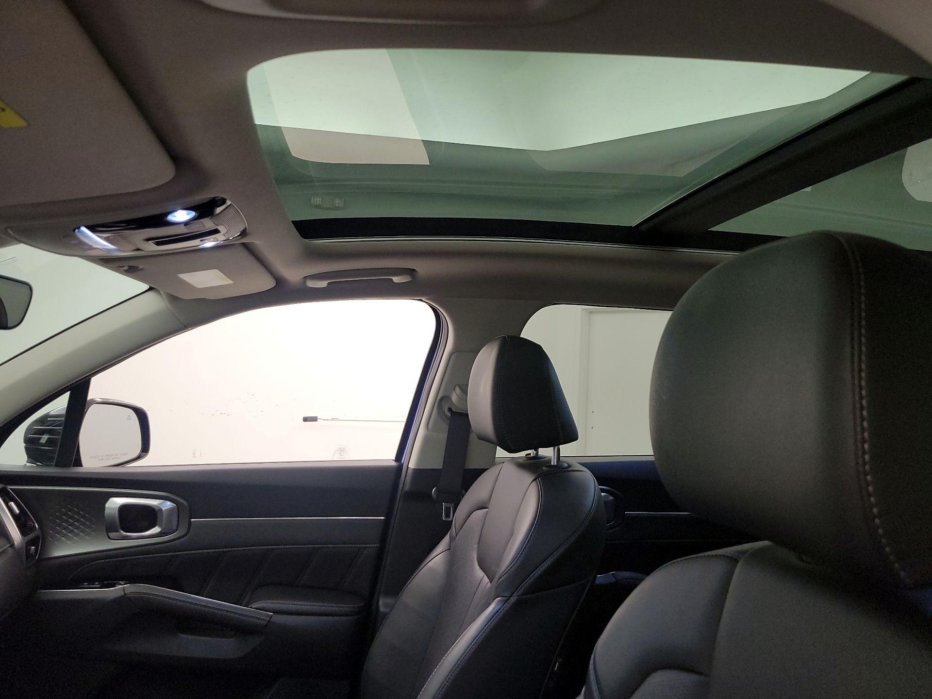 Thumbnail: 2023 Kia Sorento - 20
