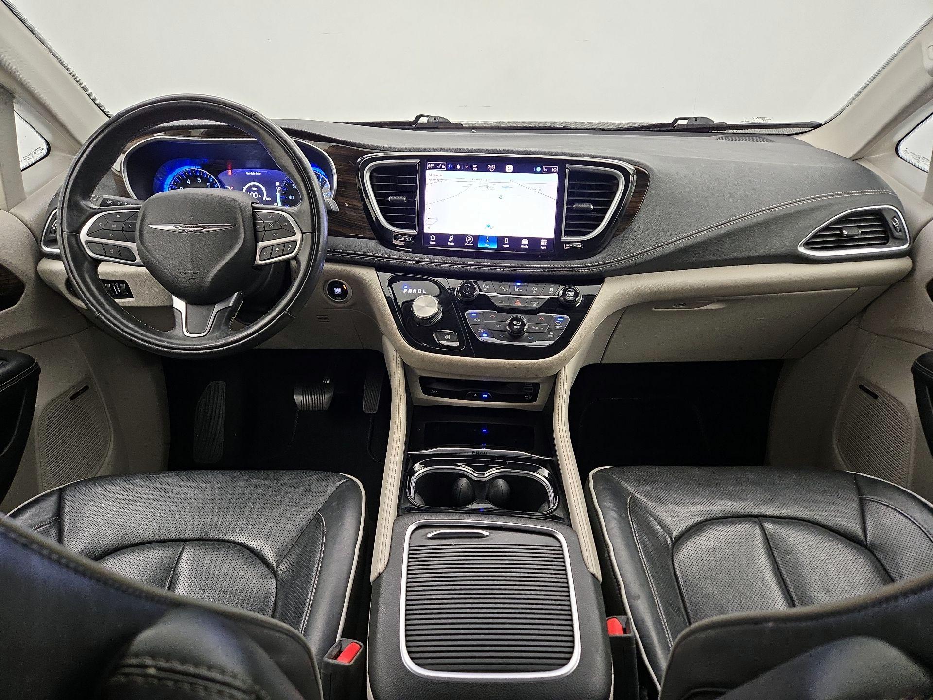 Thumbnail: 2022 Chrysler Pacifica - 9
