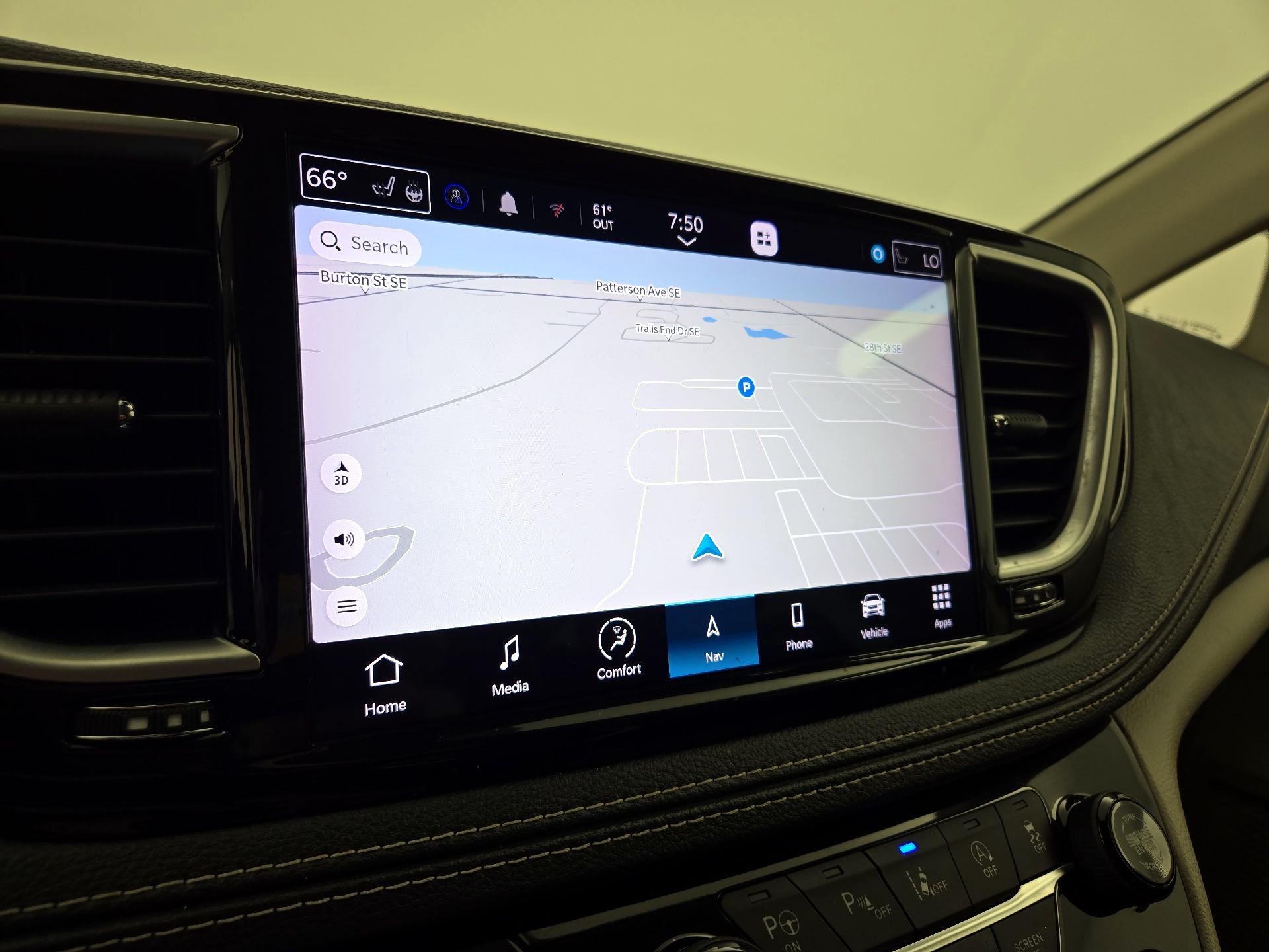 Thumbnail: 2022 Chrysler Pacifica - 14