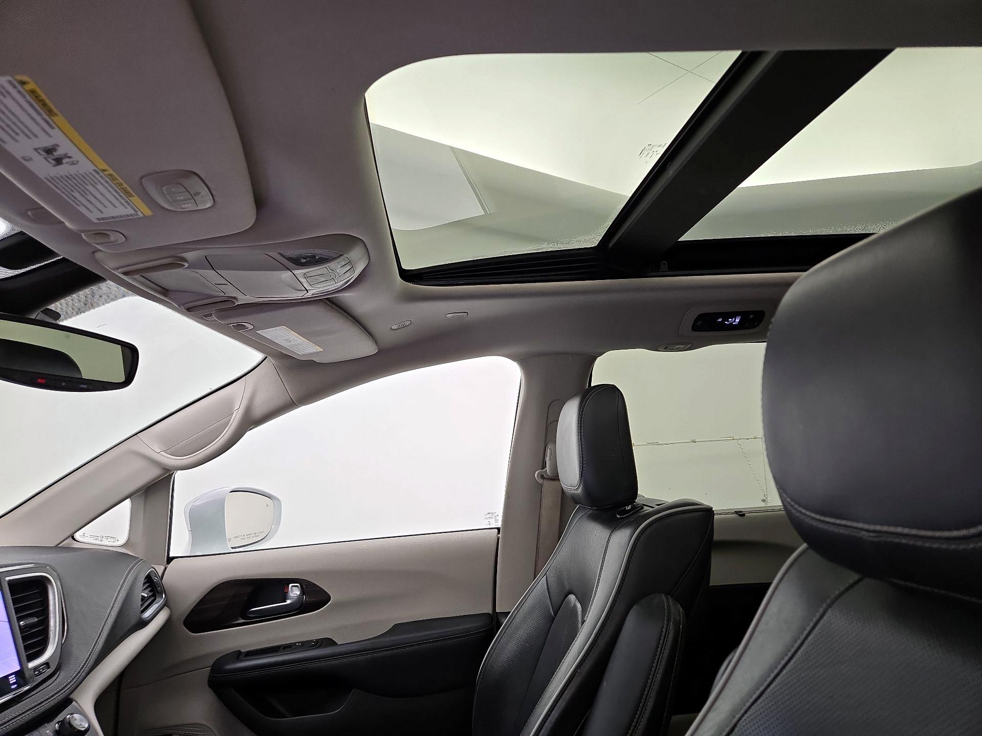 Thumbnail: 2022 Chrysler Pacifica - 20