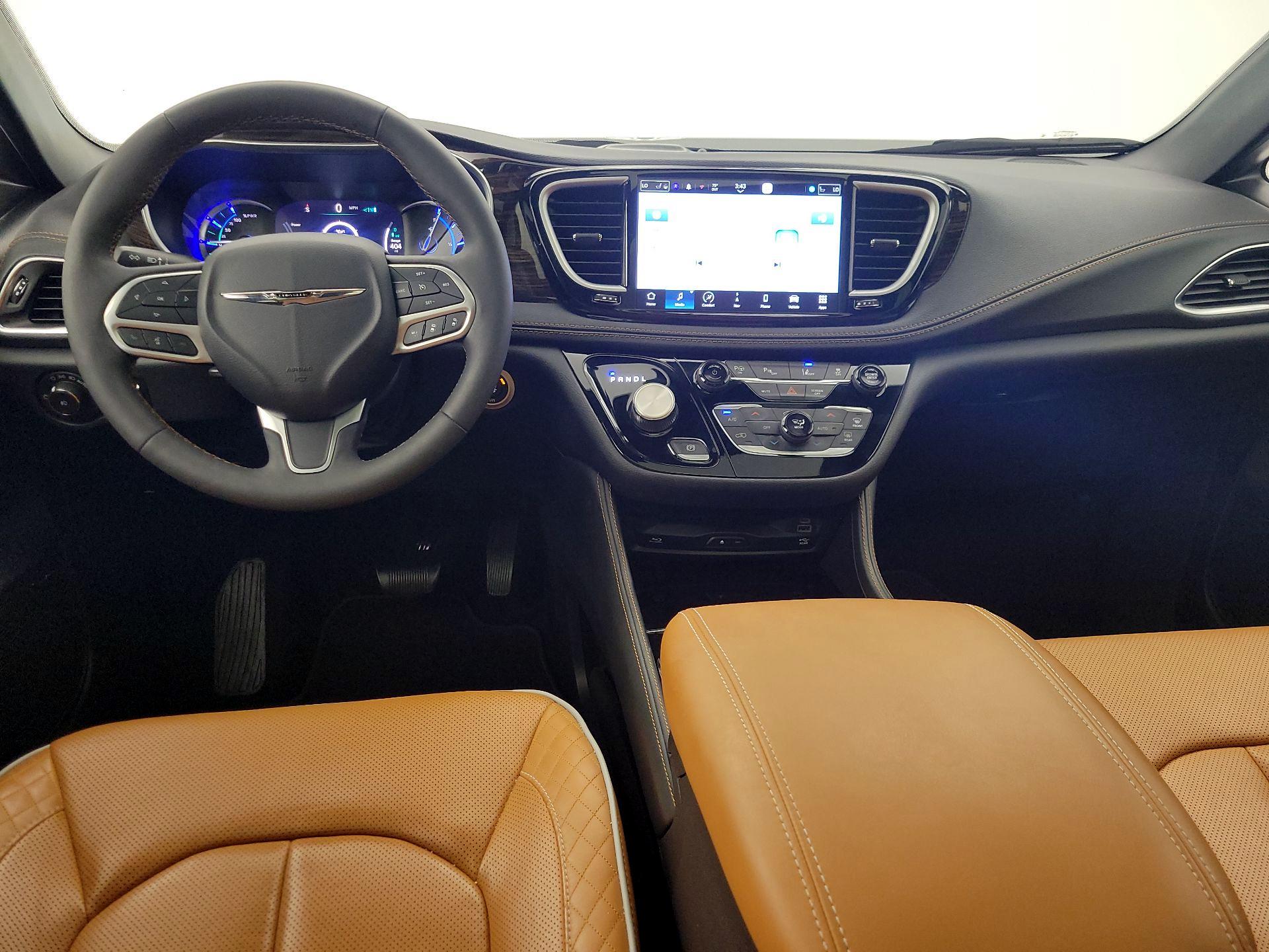 Thumbnail: 2023 Chrysler Pacifica - 9