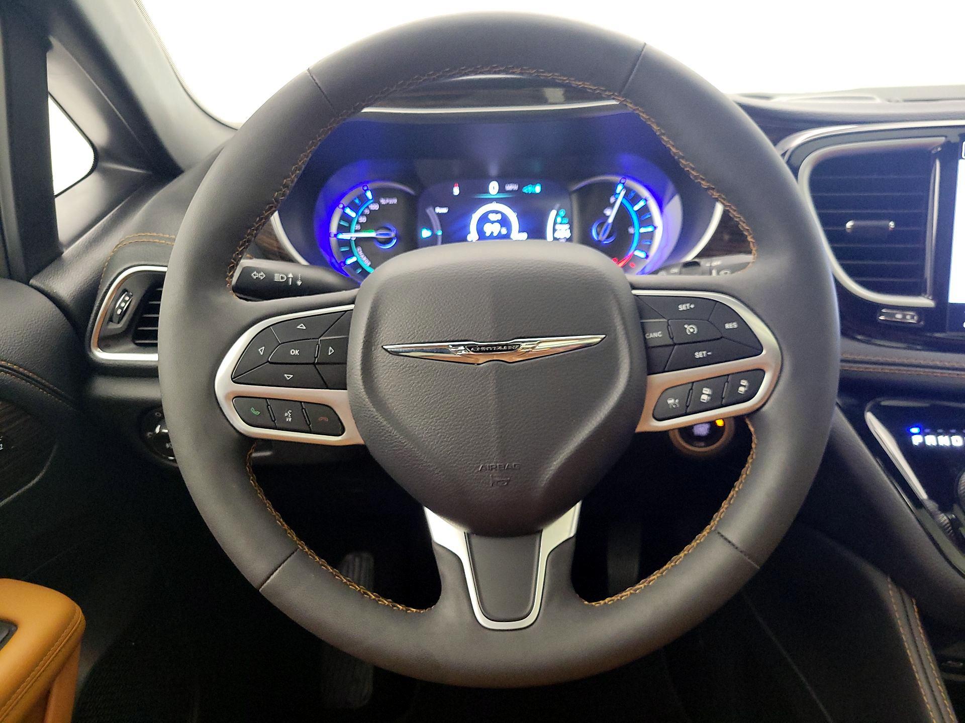 Thumbnail: 2023 Chrysler Pacifica - 10
