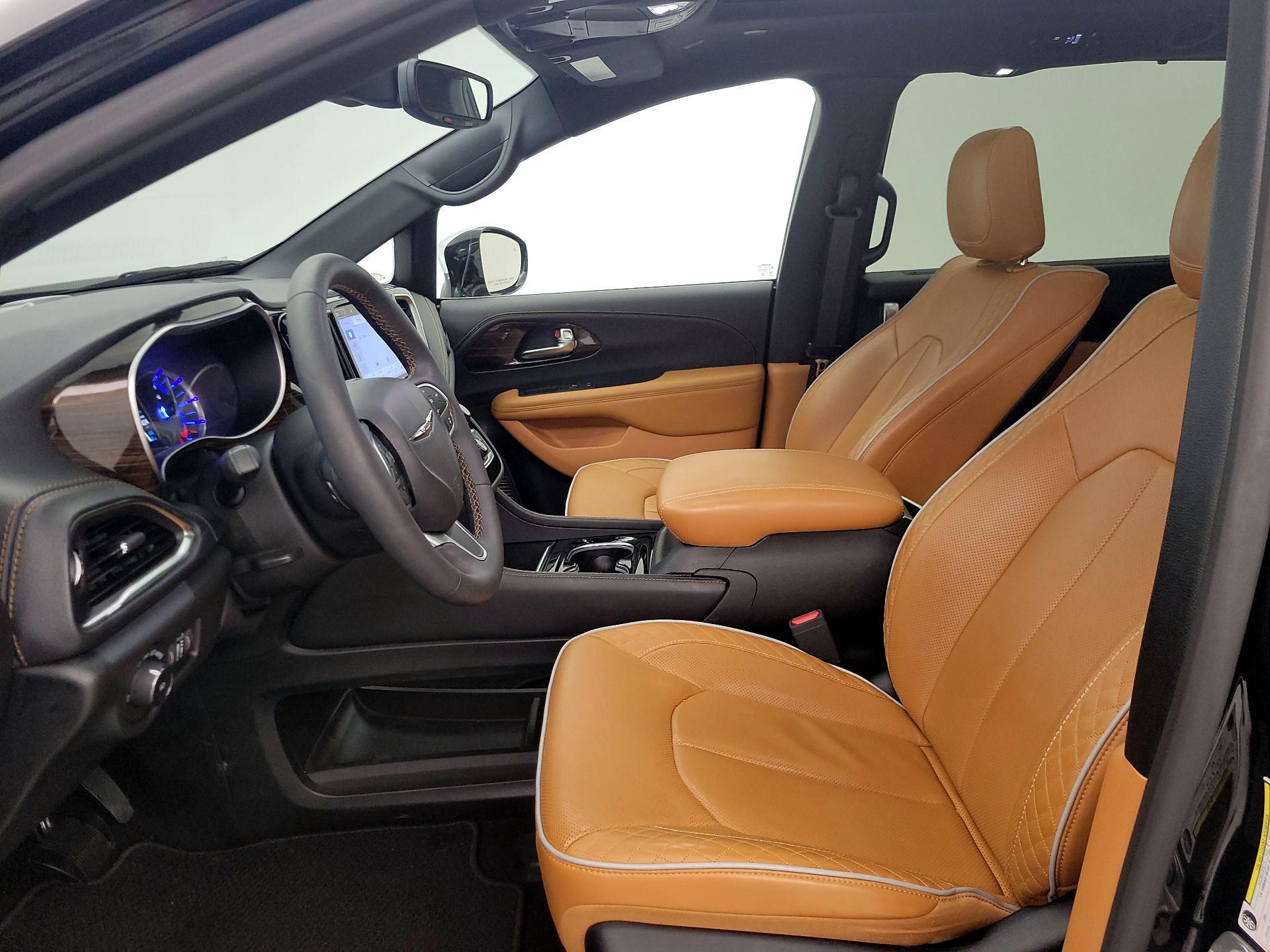 Thumbnail: 2023 Chrysler Pacifica - 11