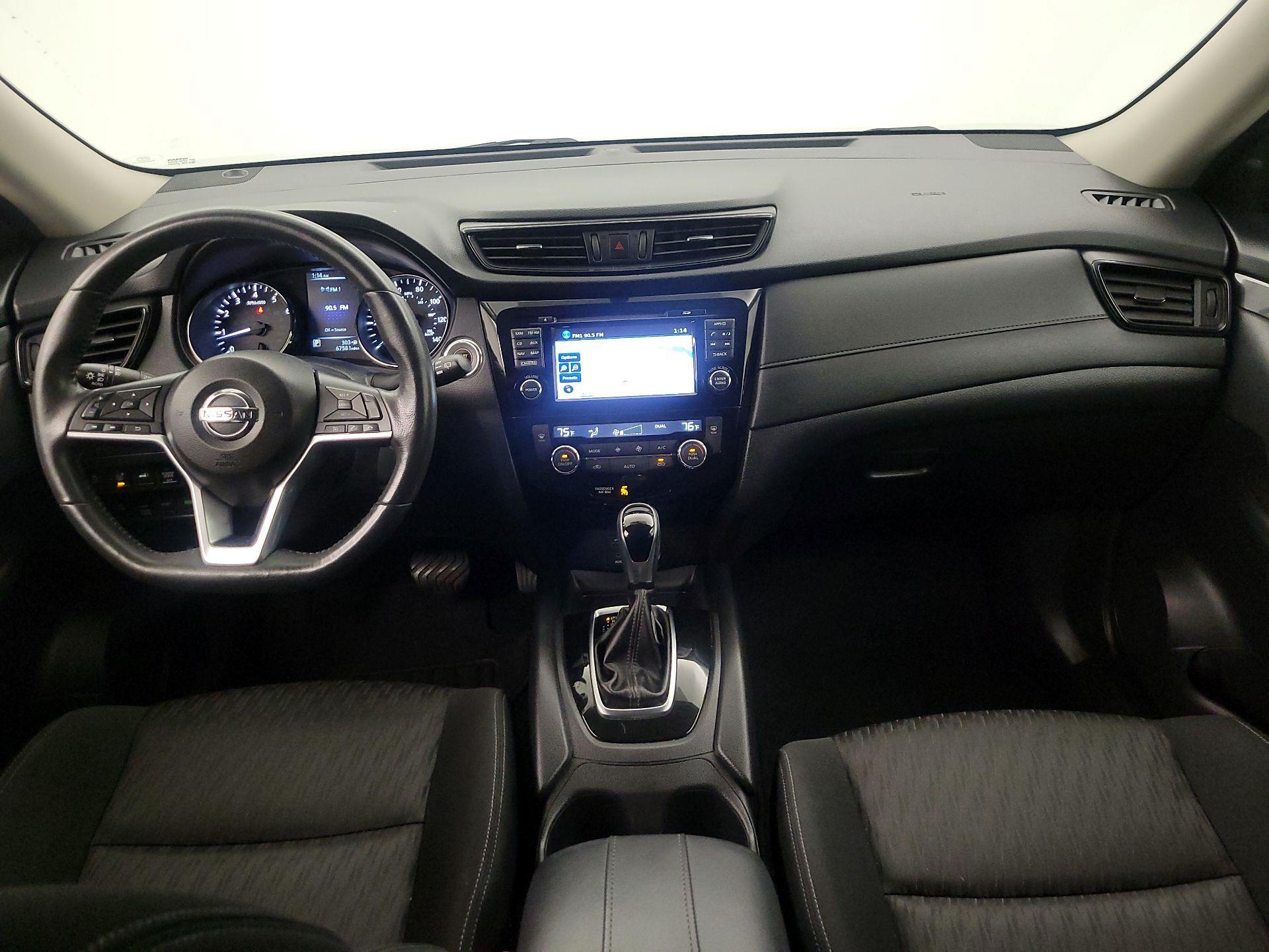Thumbnail: 2017 Nissan Rogue - 9