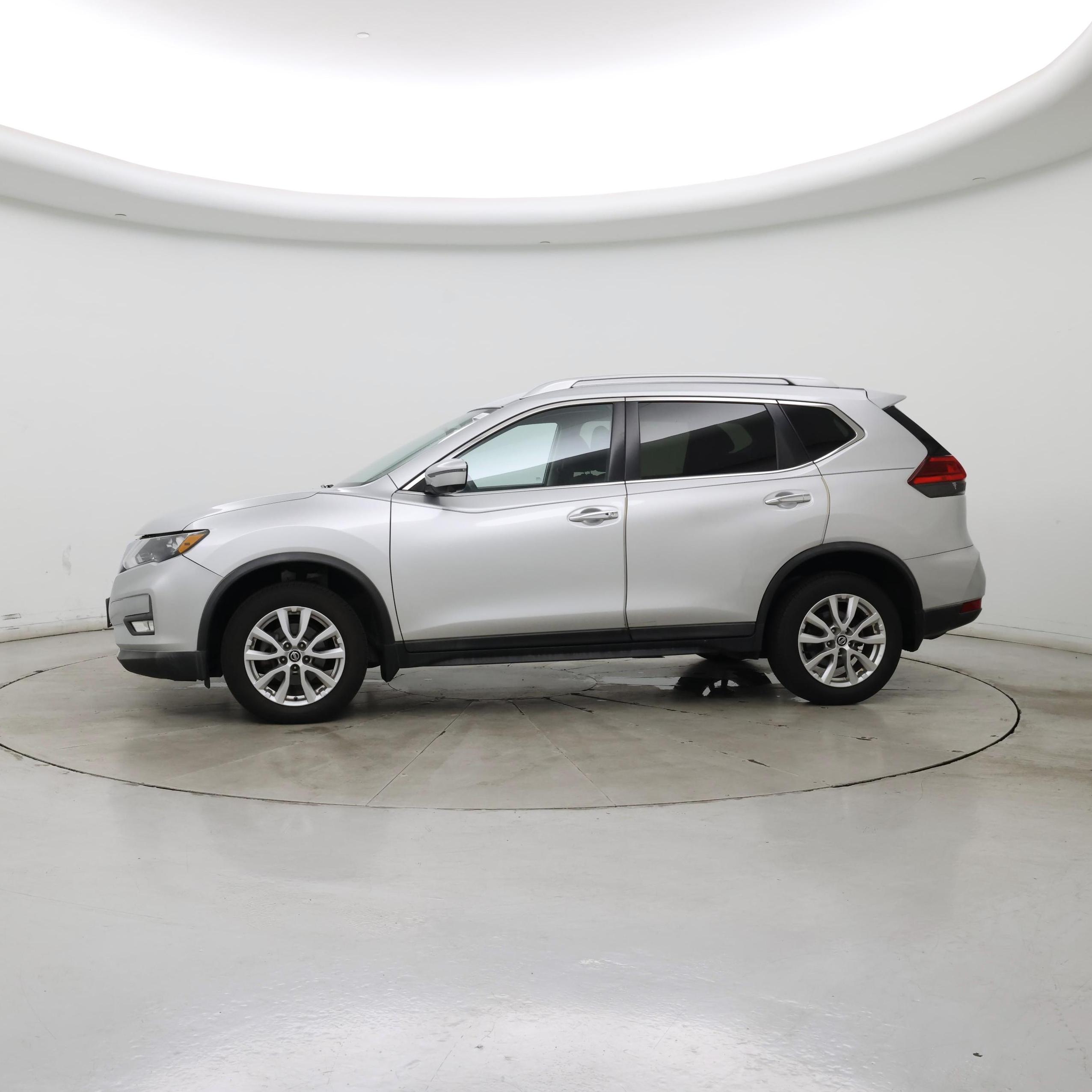 Thumbnail: 2017 Nissan Rogue - 3