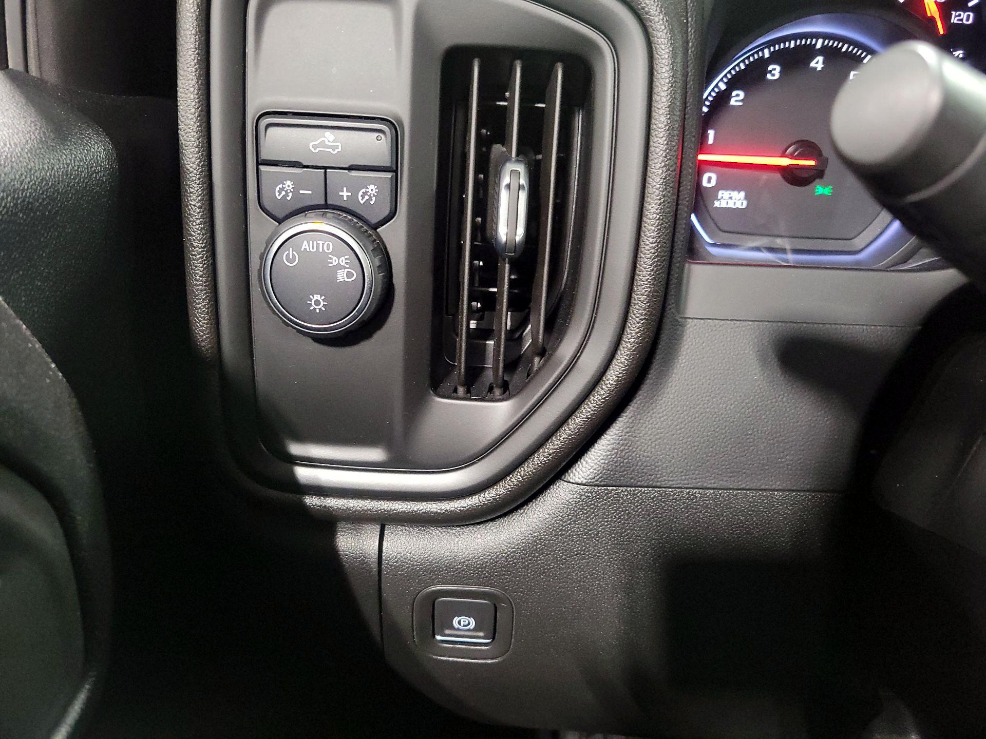 Thumbnail: 2021 Chevrolet Silverado 1500 - 13