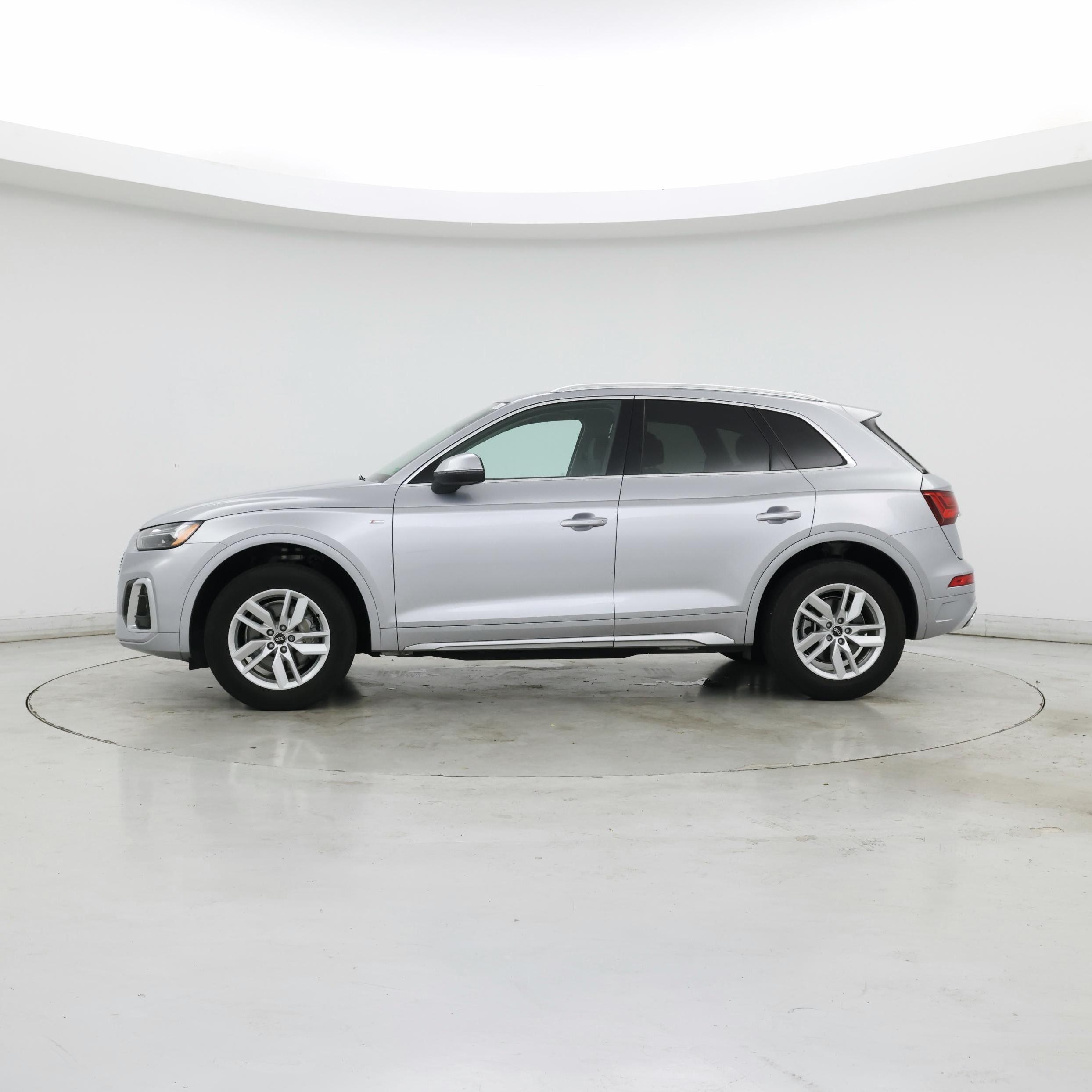 Thumbnail: 2022 Audi Q5 - 3
