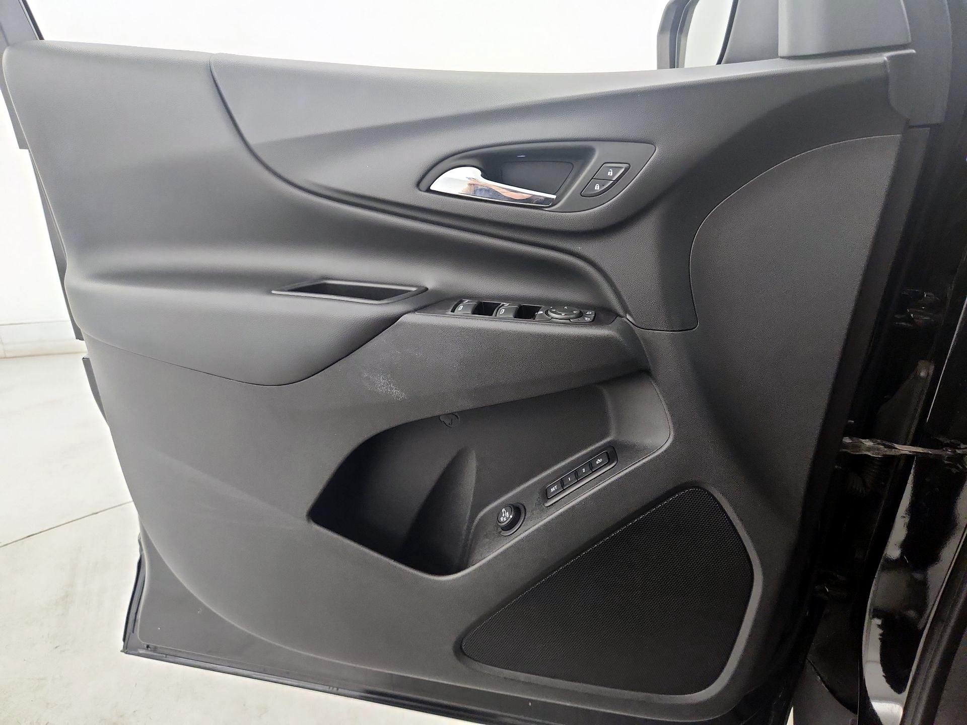 Thumbnail: 2020 Chevrolet Equinox - 12