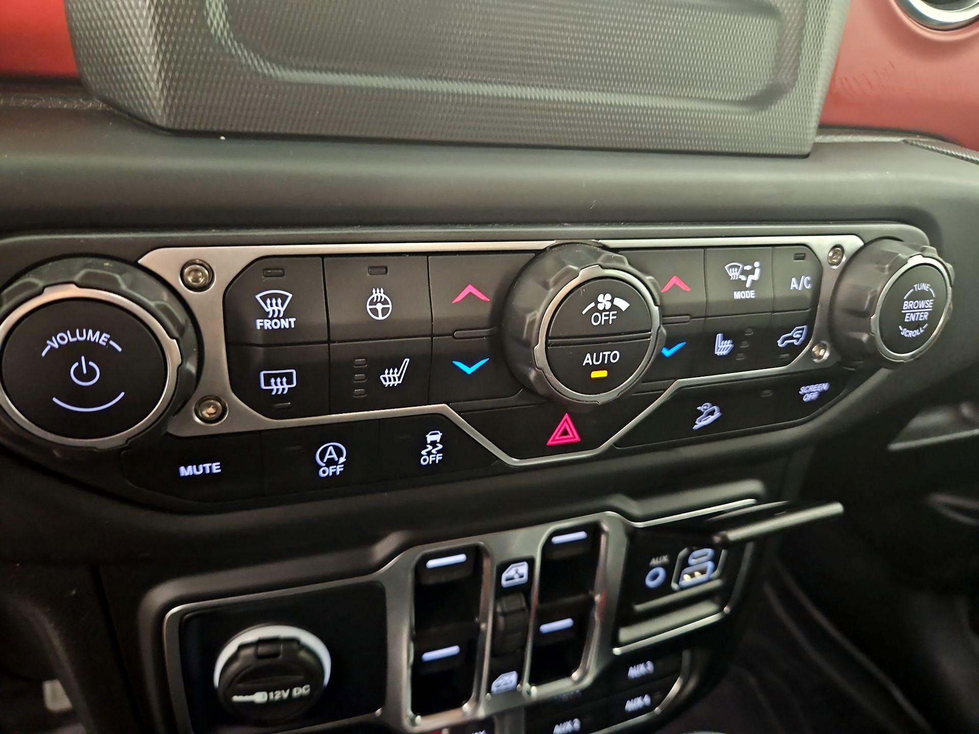 Thumbnail: 2019 Jeep Wrangler - 17
