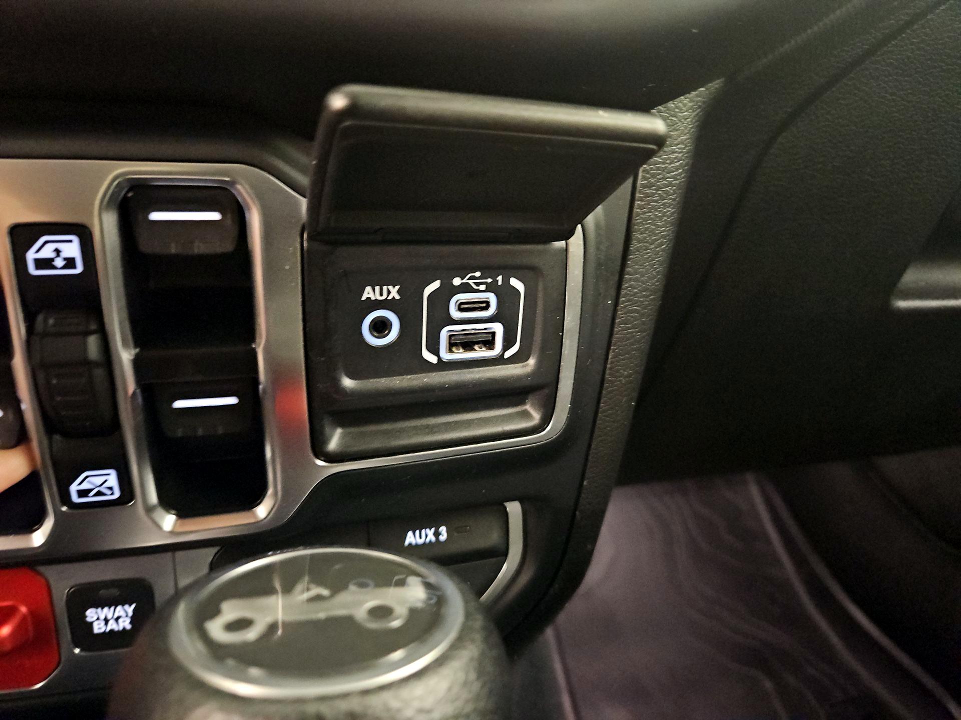 Thumbnail: 2019 Jeep Wrangler - 19