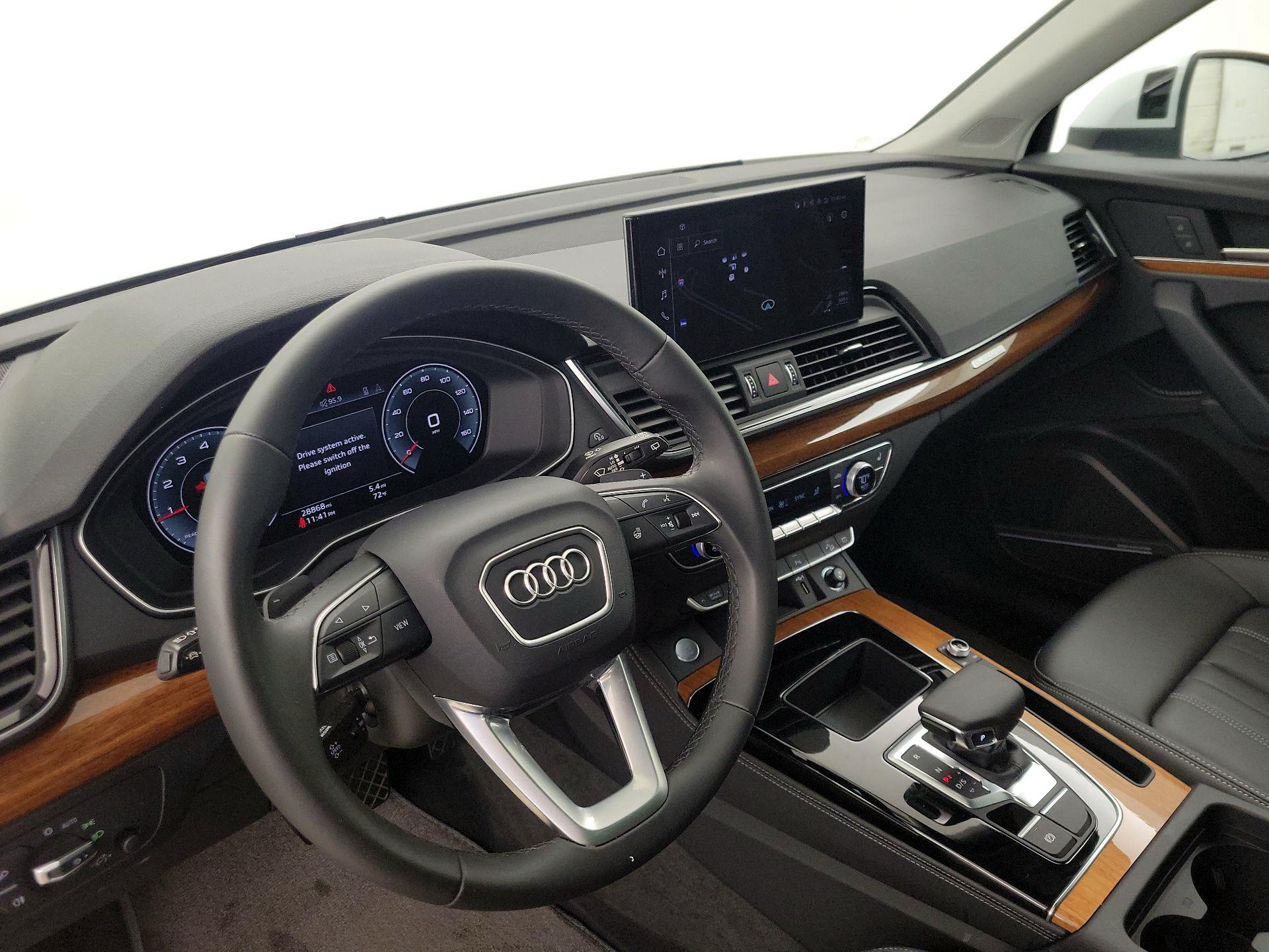 Thumbnail: 2023 Audi Q5 - 9