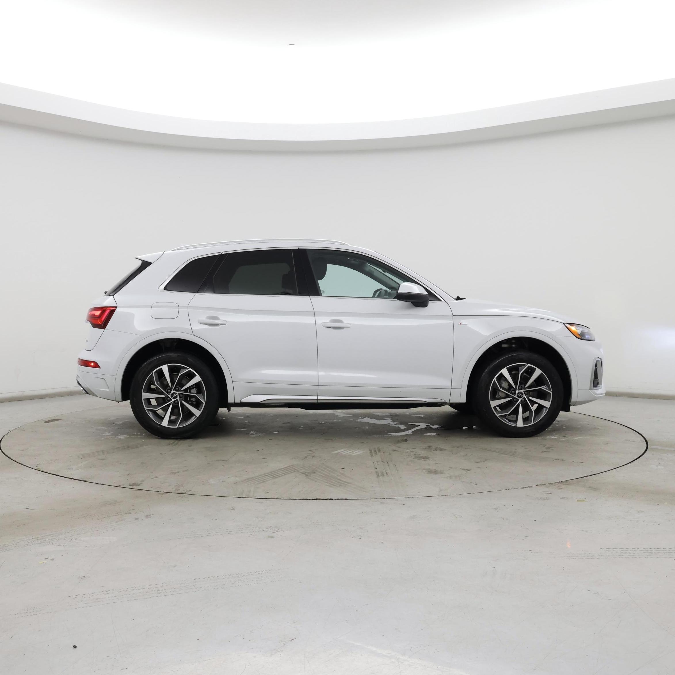 Thumbnail: 2023 Audi Q5 - 7