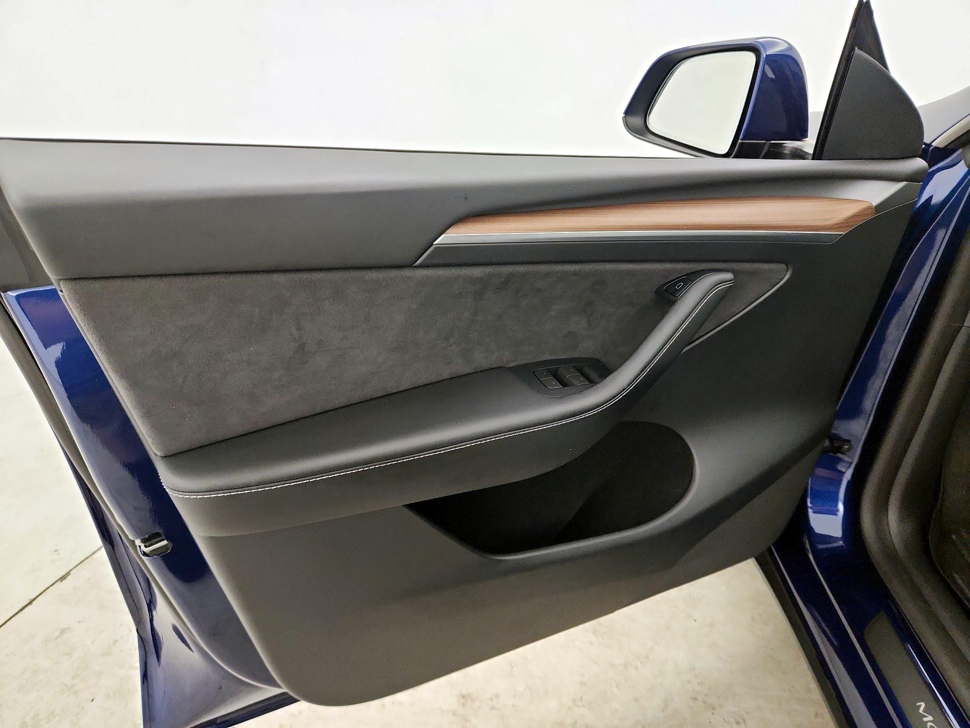 Thumbnail: 2023 Tesla Model Y - 12